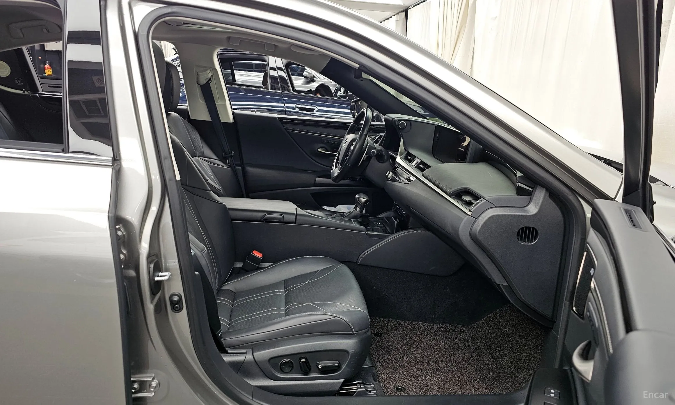 Lexus ES300h 7th Generation превью 11