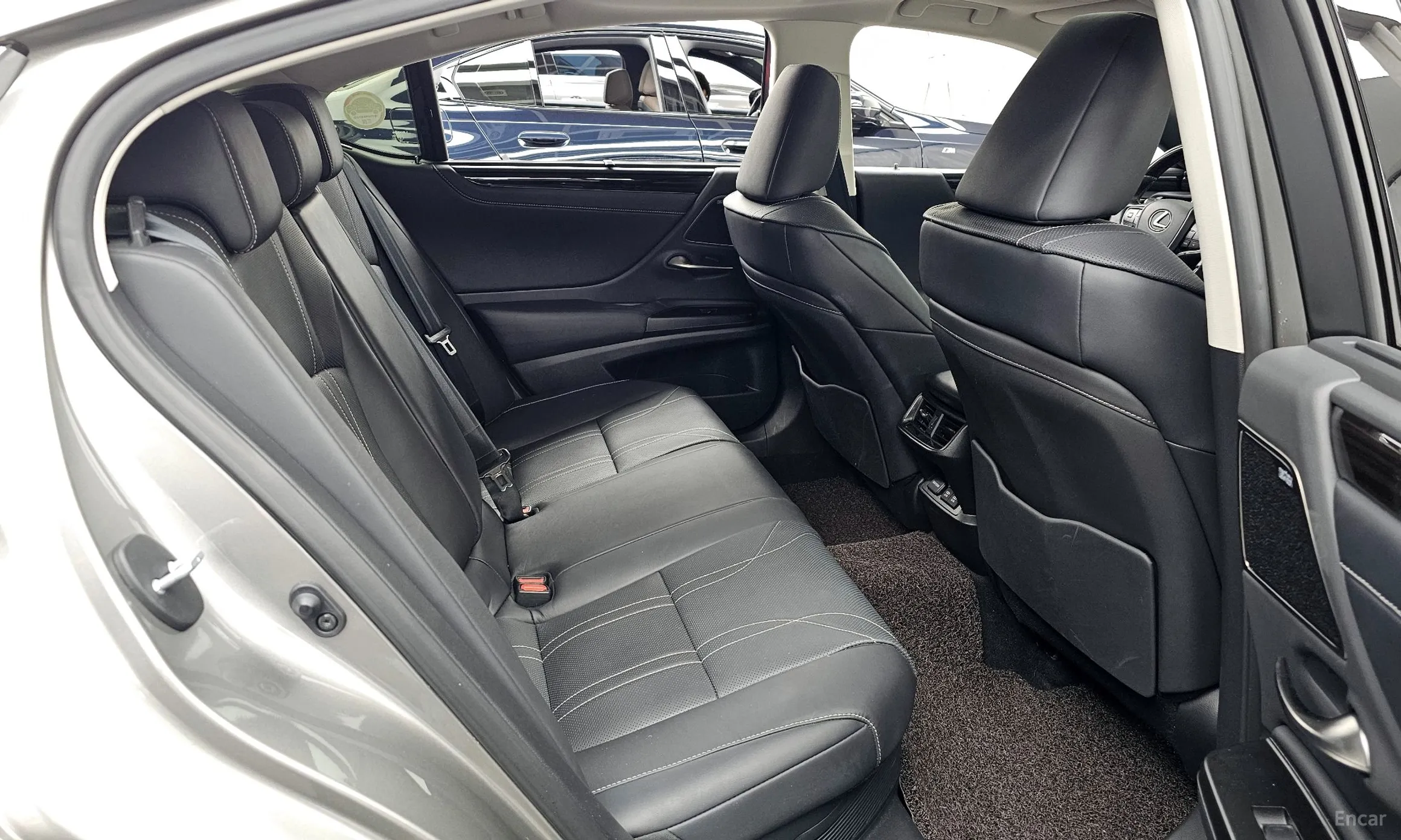 Lexus ES300h 7th Generation превью 12