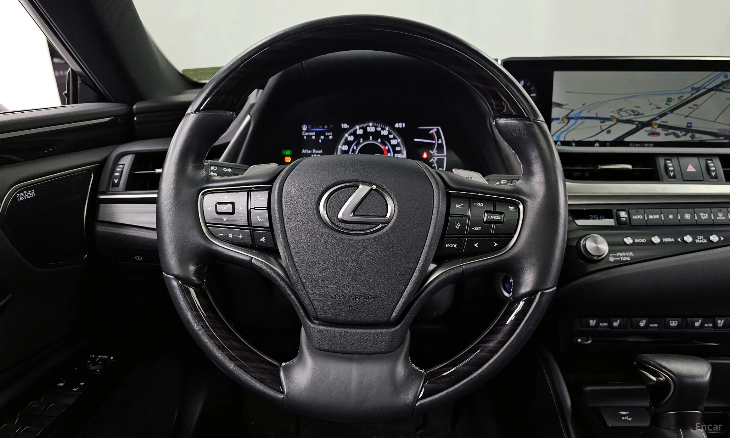Lexus ES300h 7th Generation превью 13