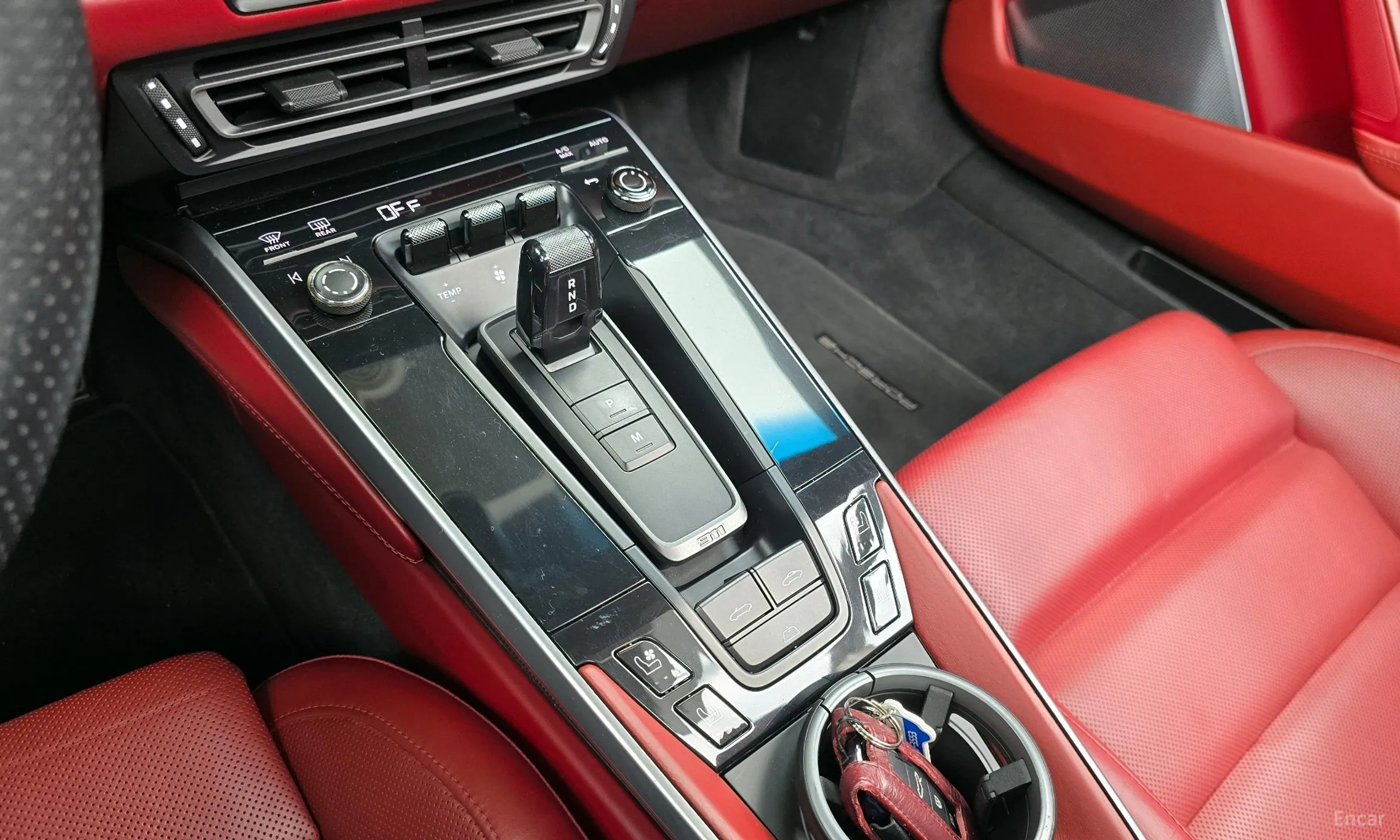 Porsche 911 (992) превью 9