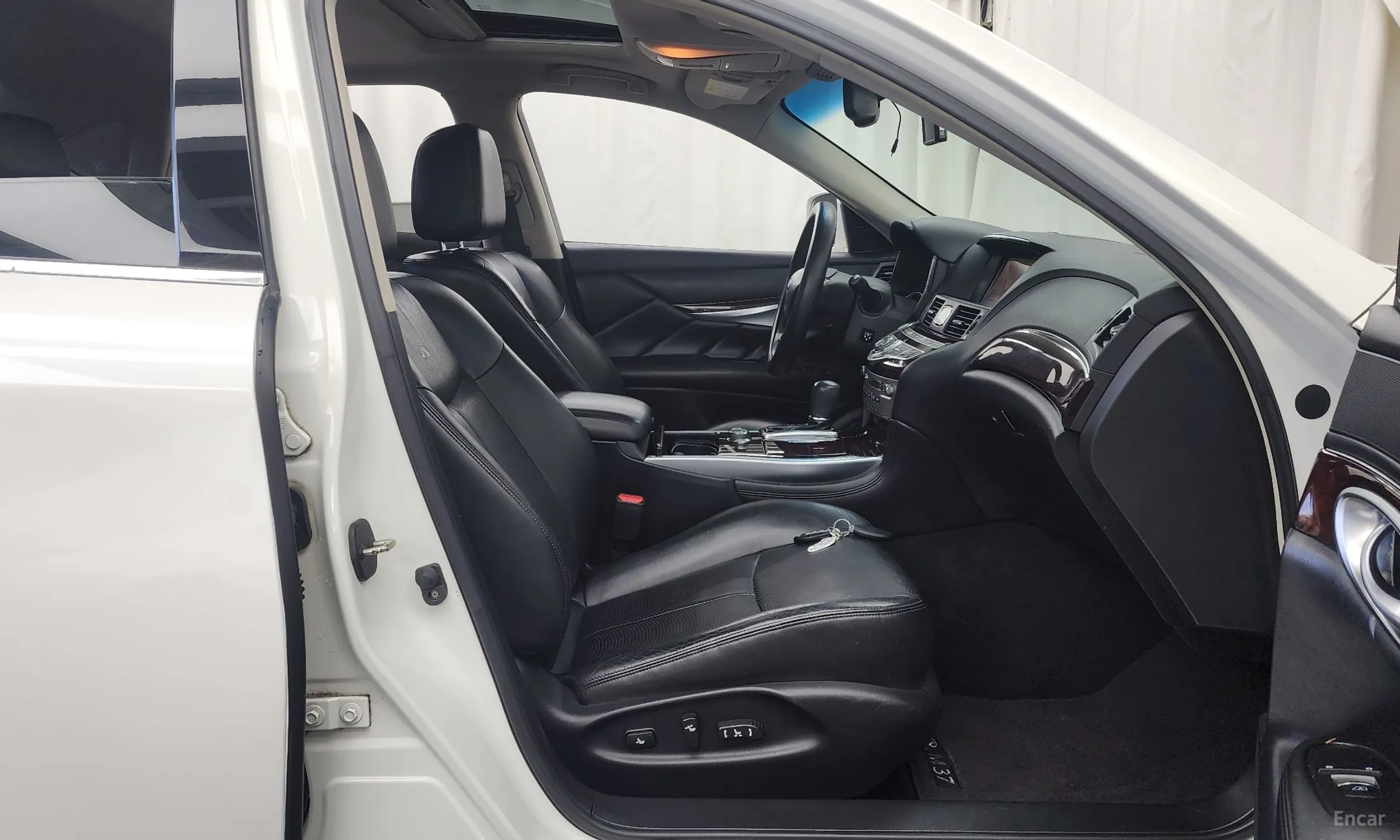 Infiniti M37 превью 11