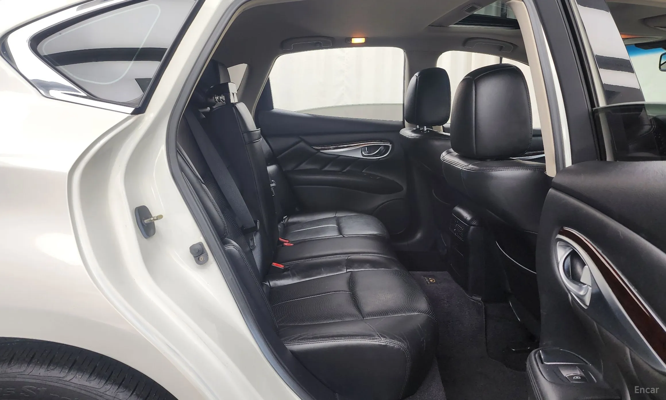 Infiniti M37 превью 12