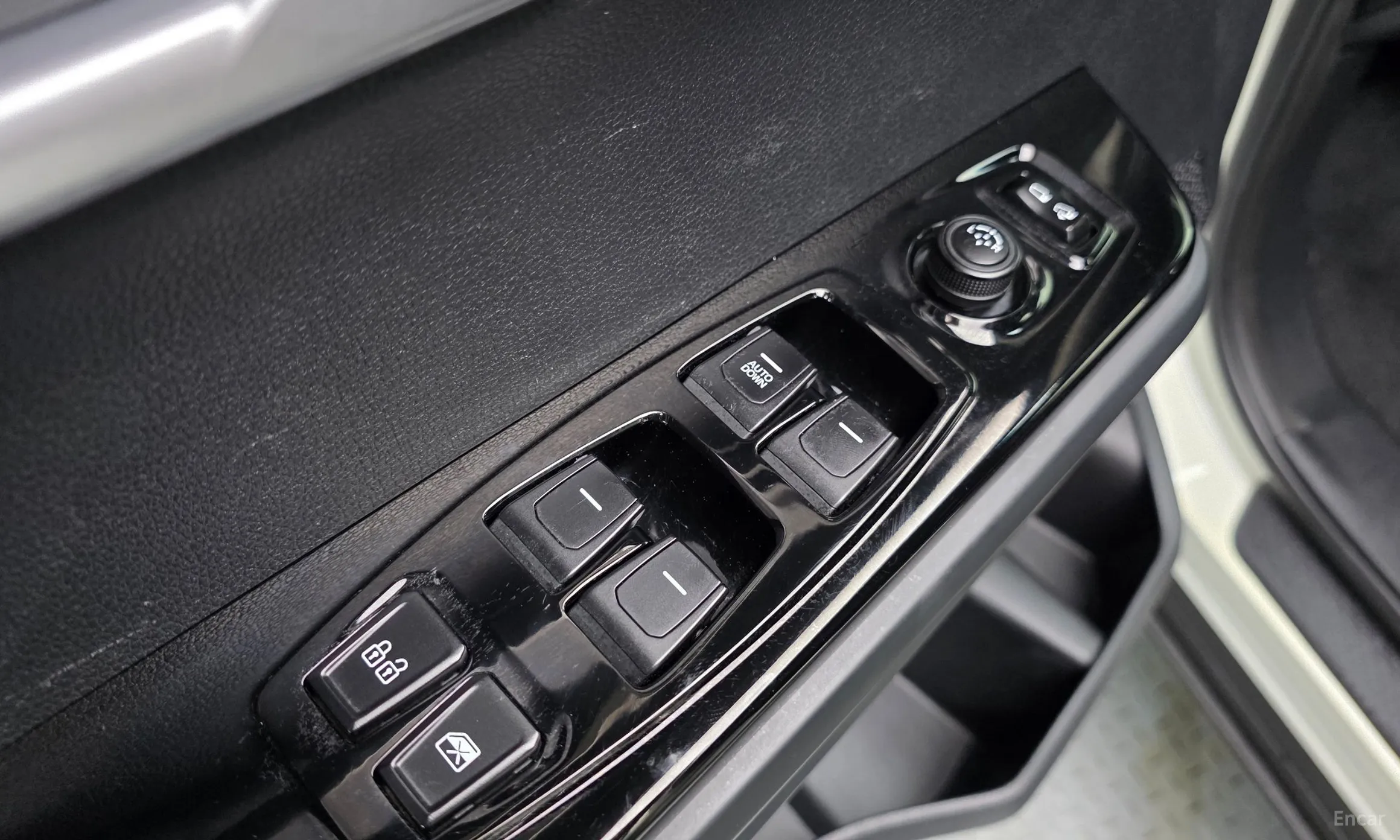 KG Mobility (SsangYong) Torres превью 12