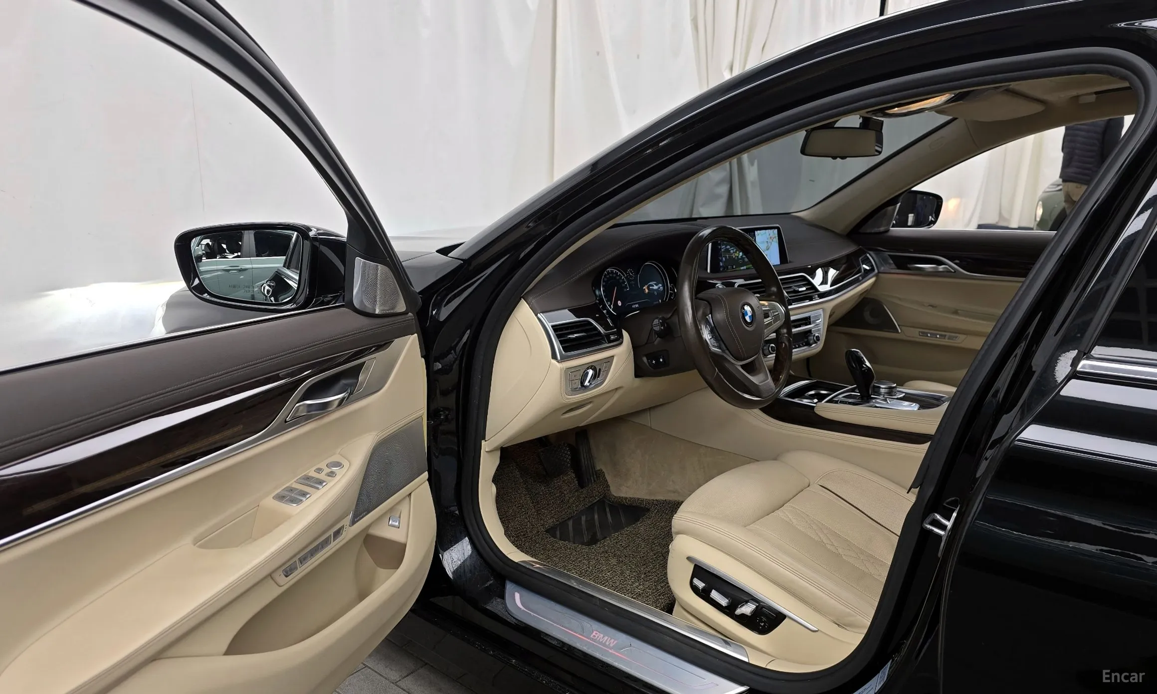 BMW 7 Series (G11) превью 10
