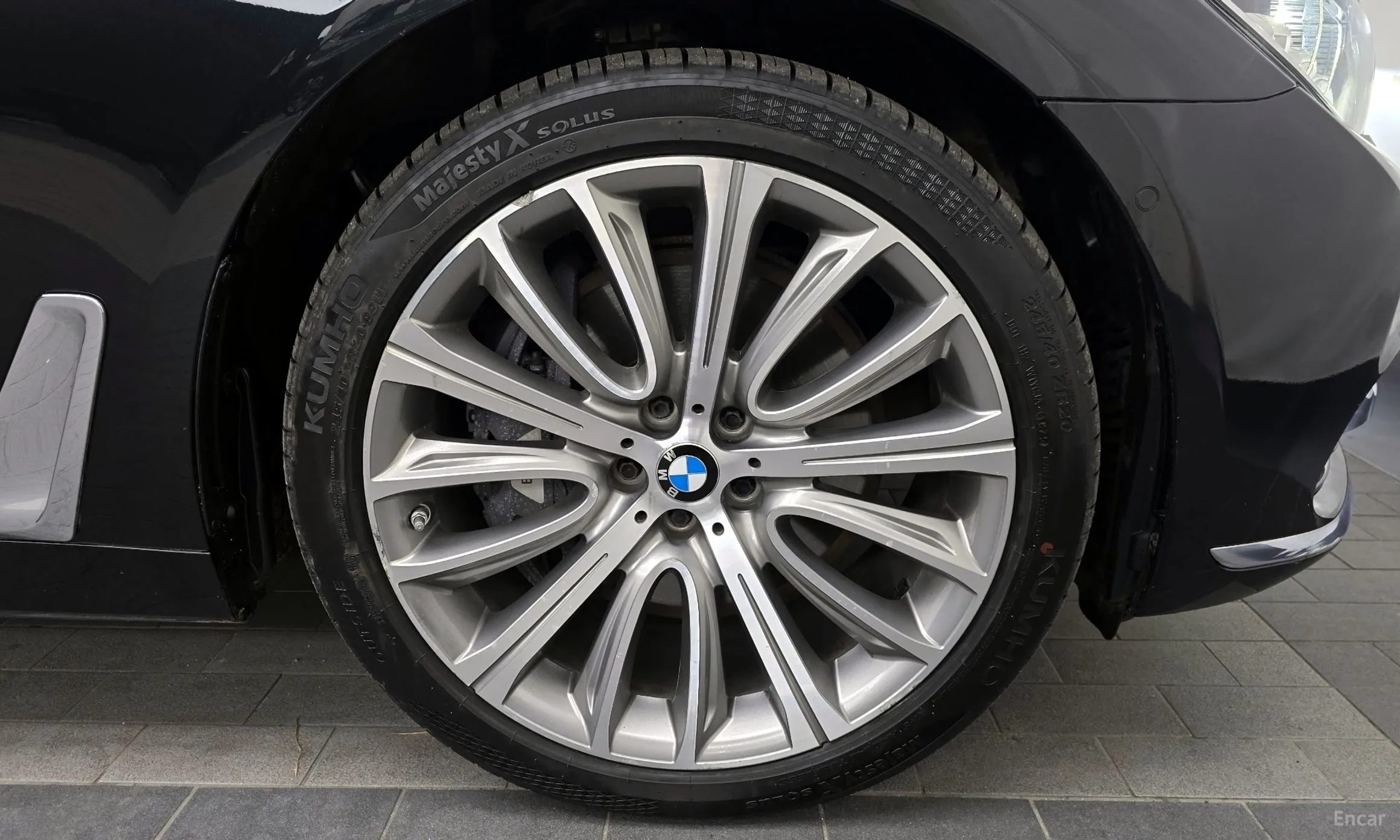 BMW 7 Series (G11) превью 5
