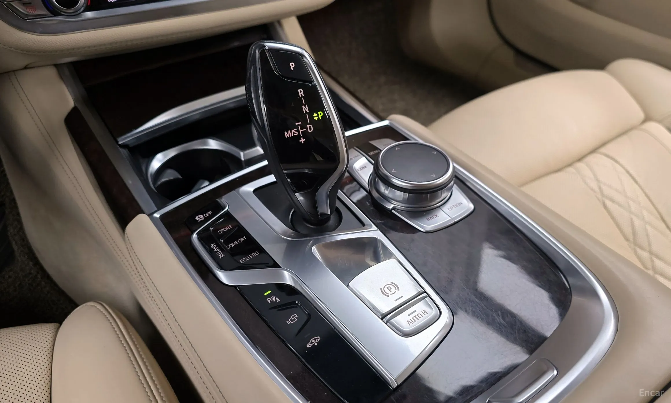 BMW 7 Series (G11) превью 9