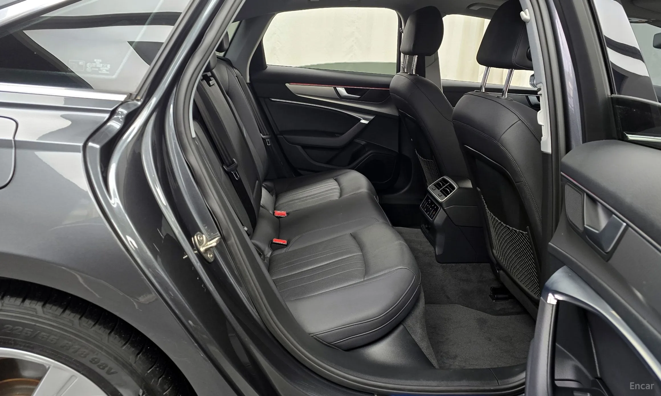 Audi A6 (C8) превью 12