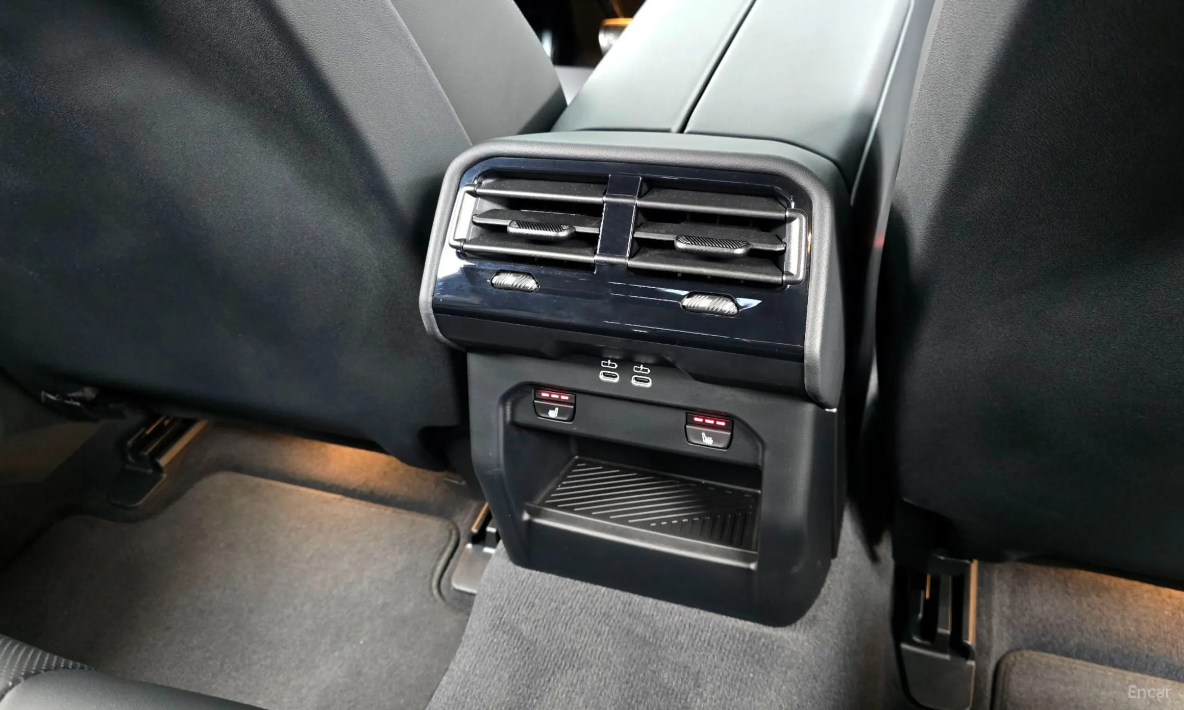 BMW 5 Series (G60) превью 18