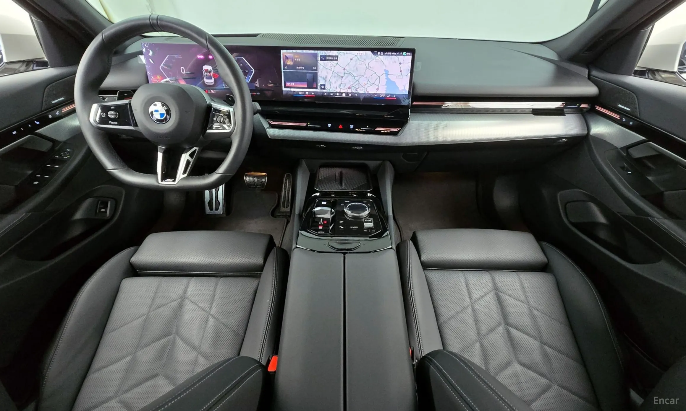 BMW 5 Series (G60) превью 7