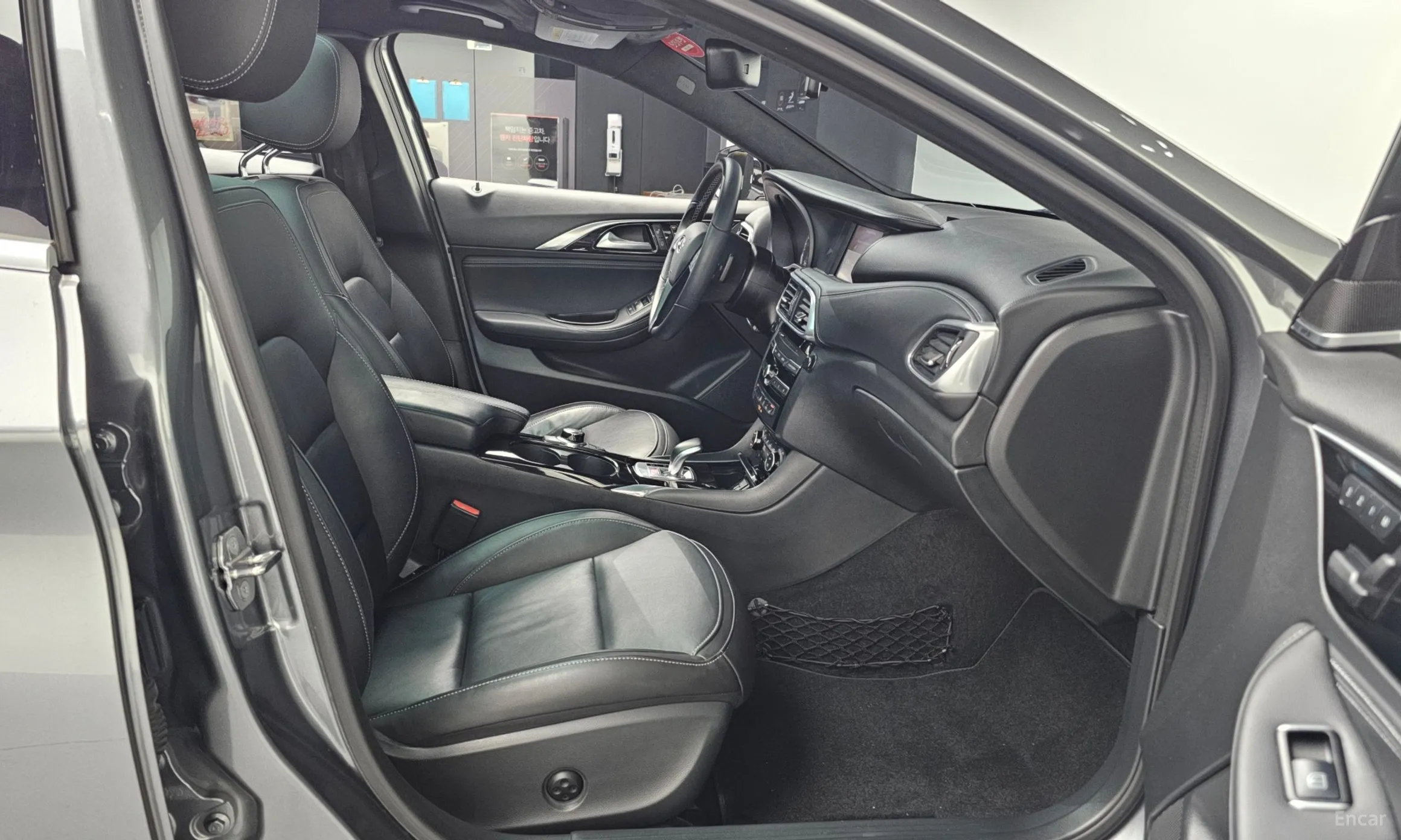 Infiniti QX30 превью 11