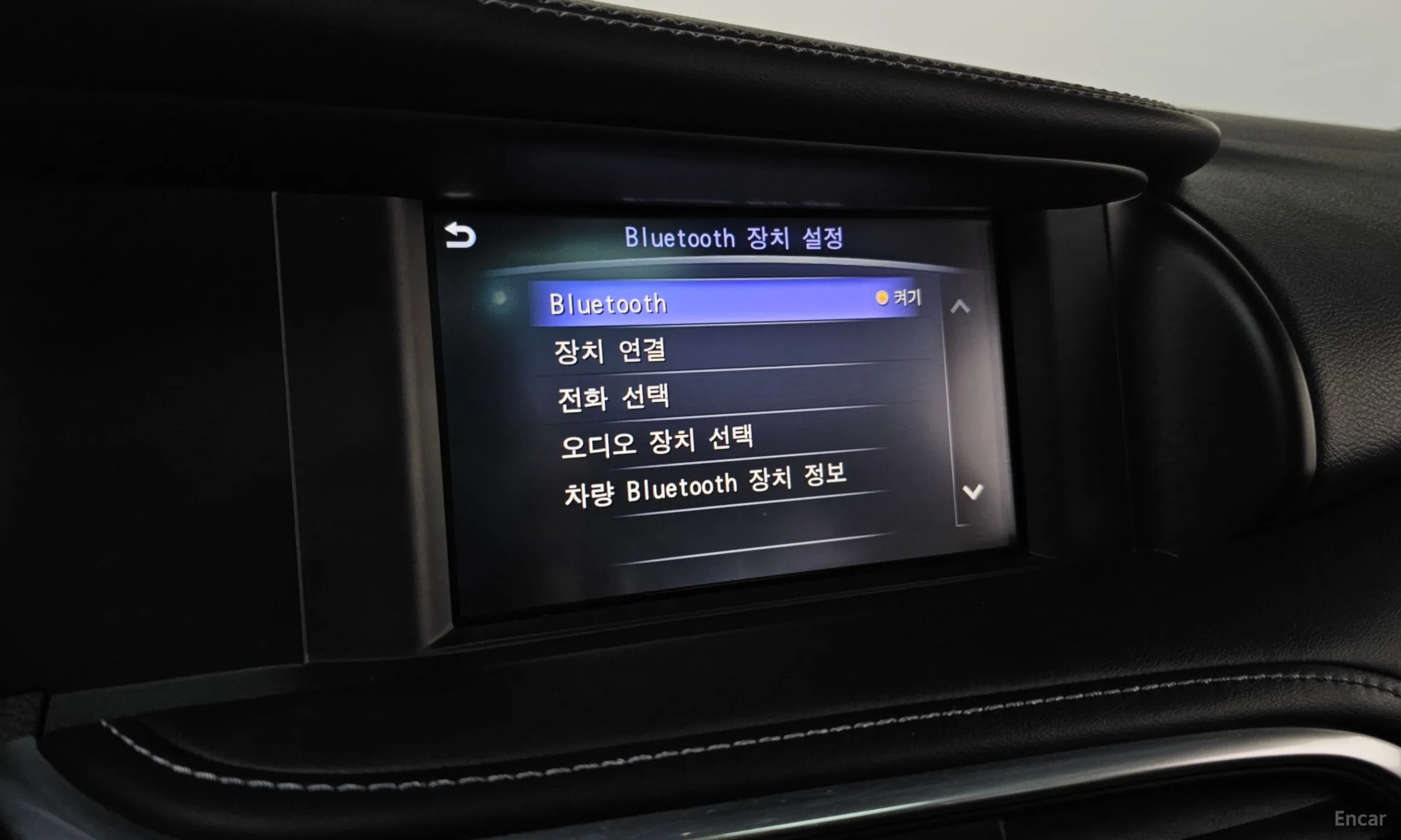 Infiniti QX30 превью 15