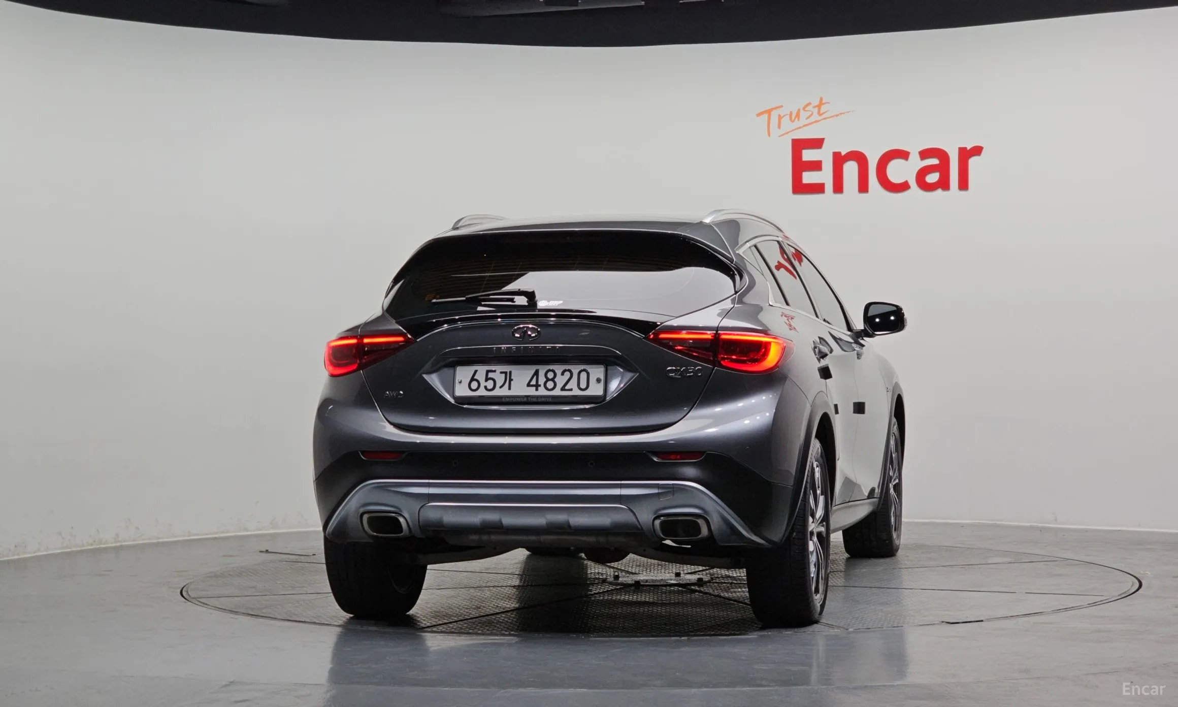 Infiniti QX30 превью 4