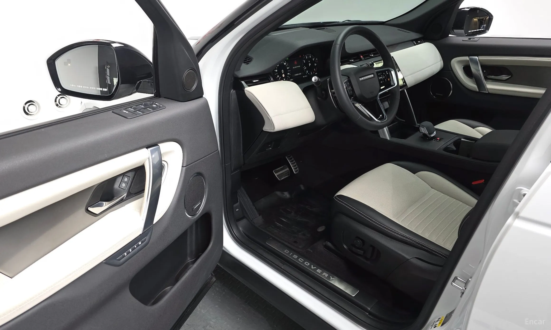 Land Rover Discovery Sports превью 12