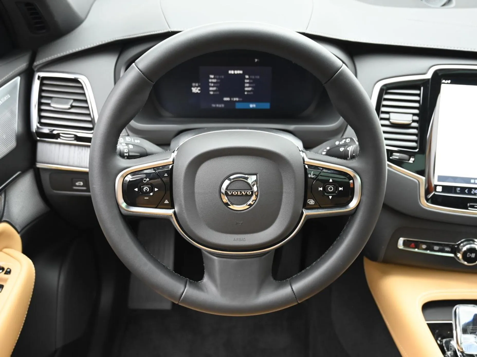 Volvo XC90 Gen 2 превью 13