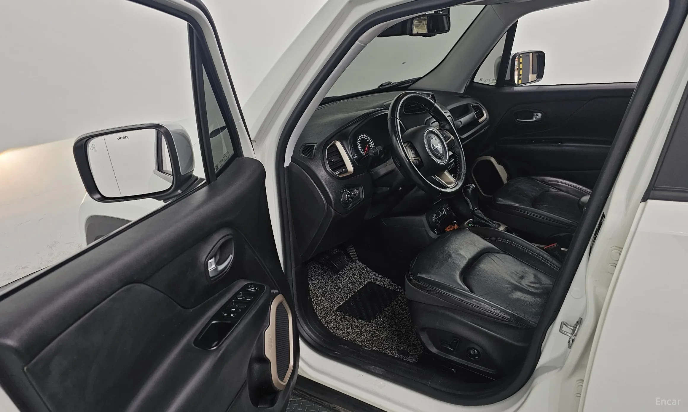Jeep Renegade превью 10