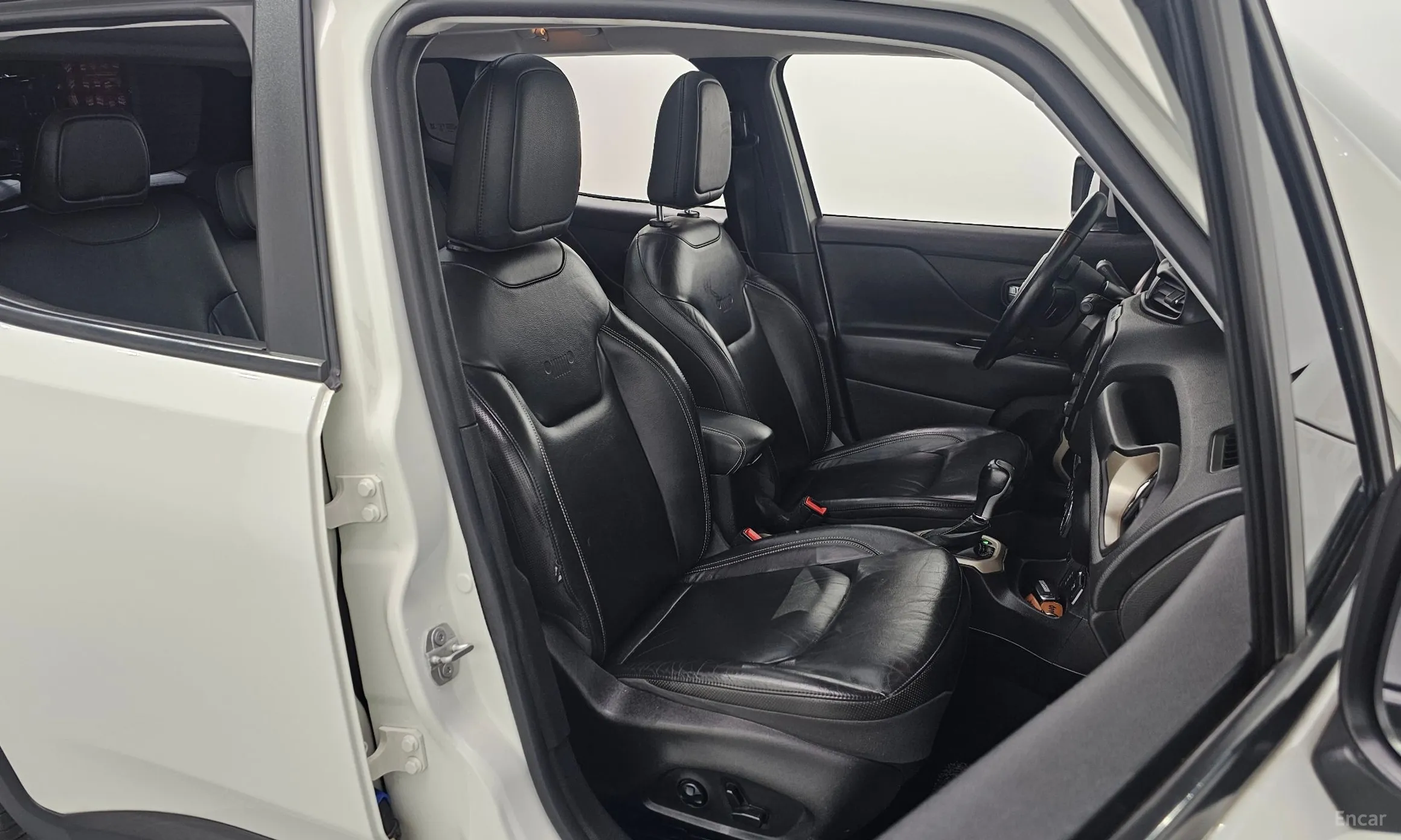 Jeep Renegade превью 11