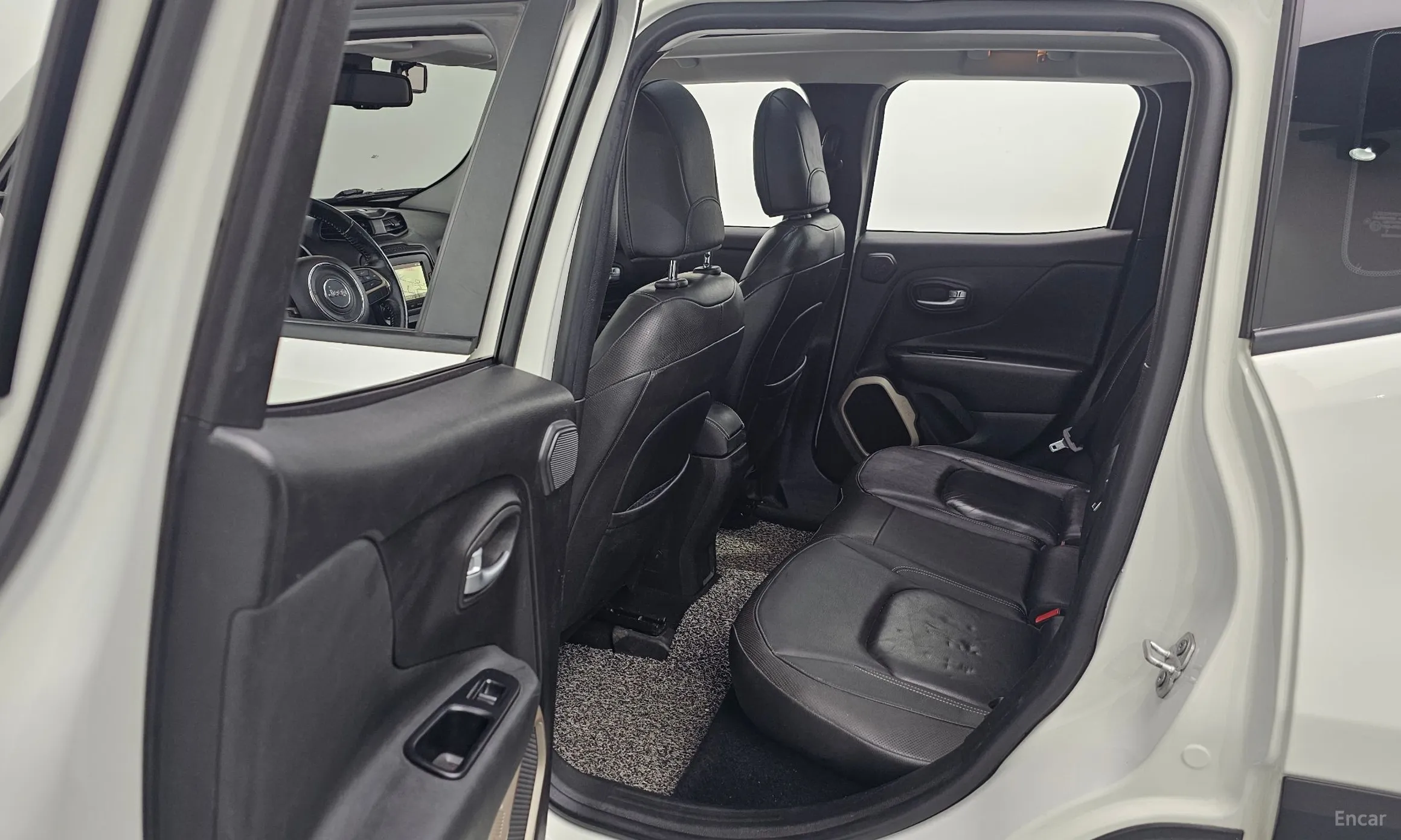Jeep Renegade превью 12