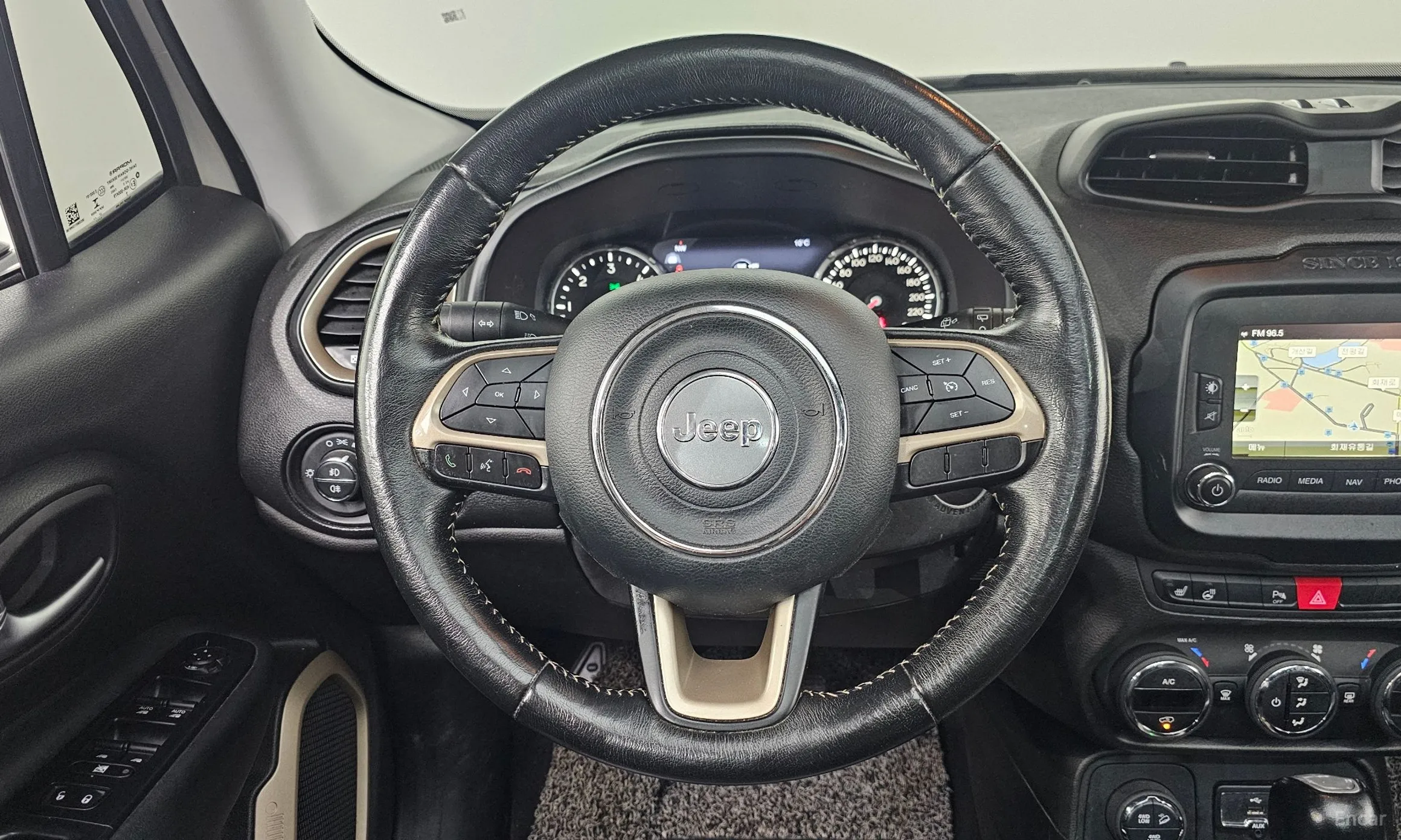 Jeep Renegade превью 13