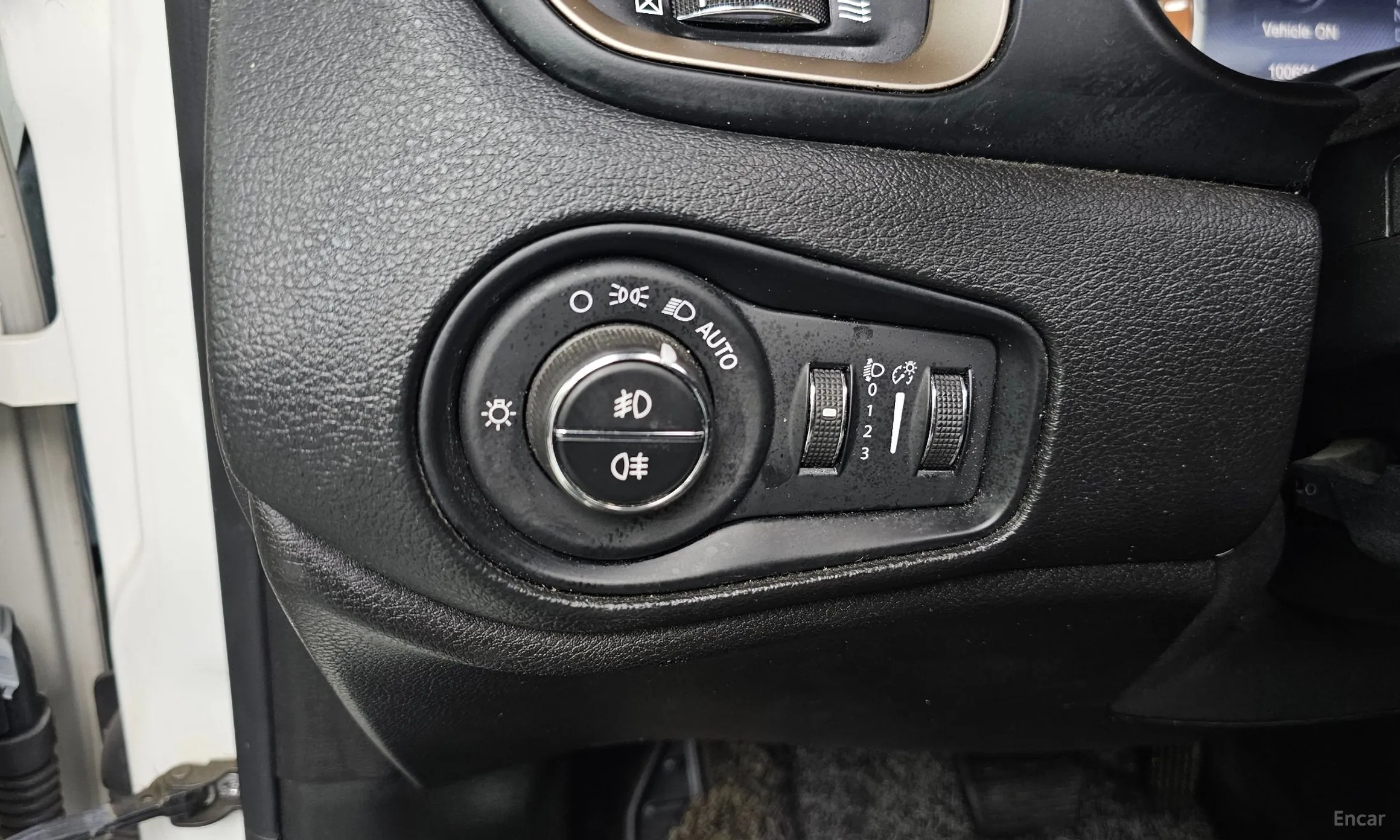 Jeep Renegade превью 18
