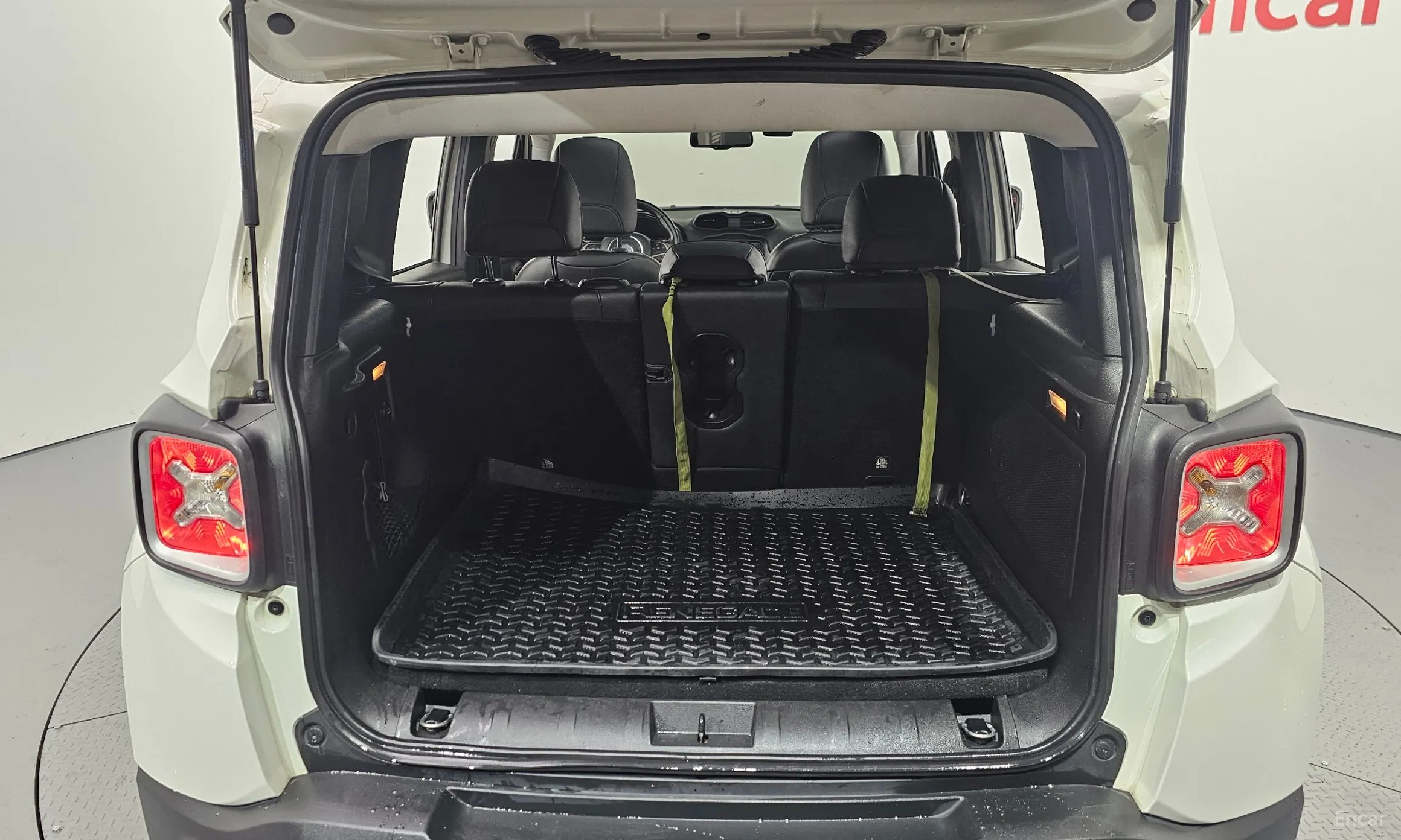 Jeep Renegade превью 20