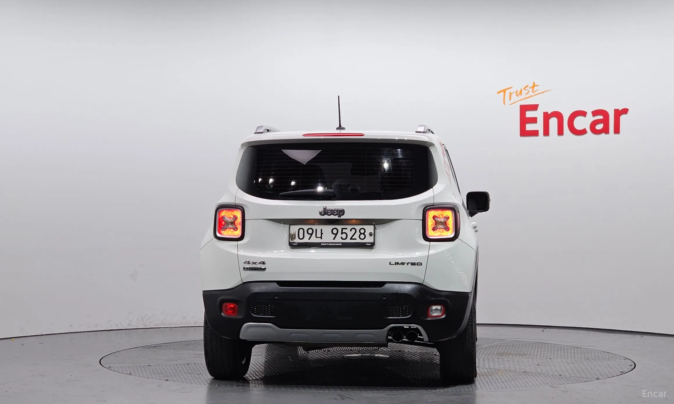 Jeep Renegade превью 4