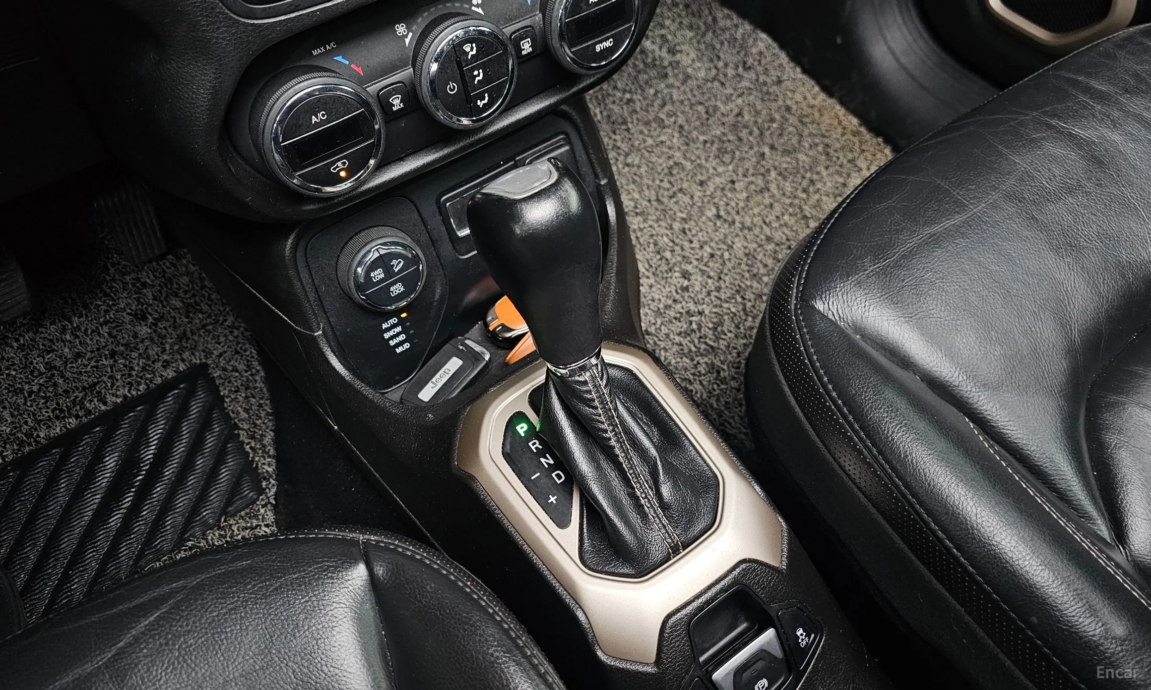 Jeep Renegade превью 9