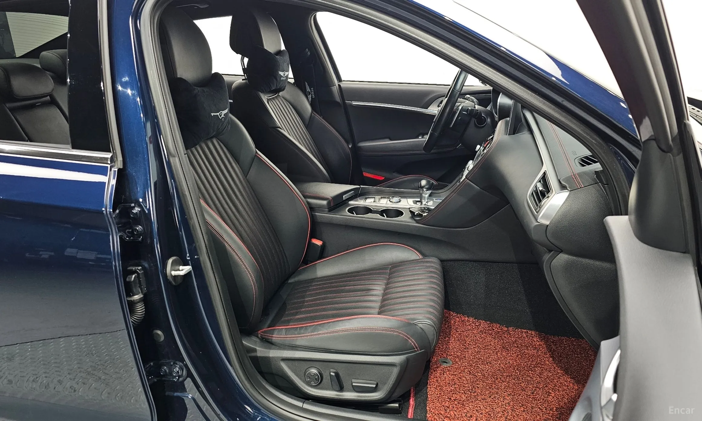 Genesis G70 превью 12