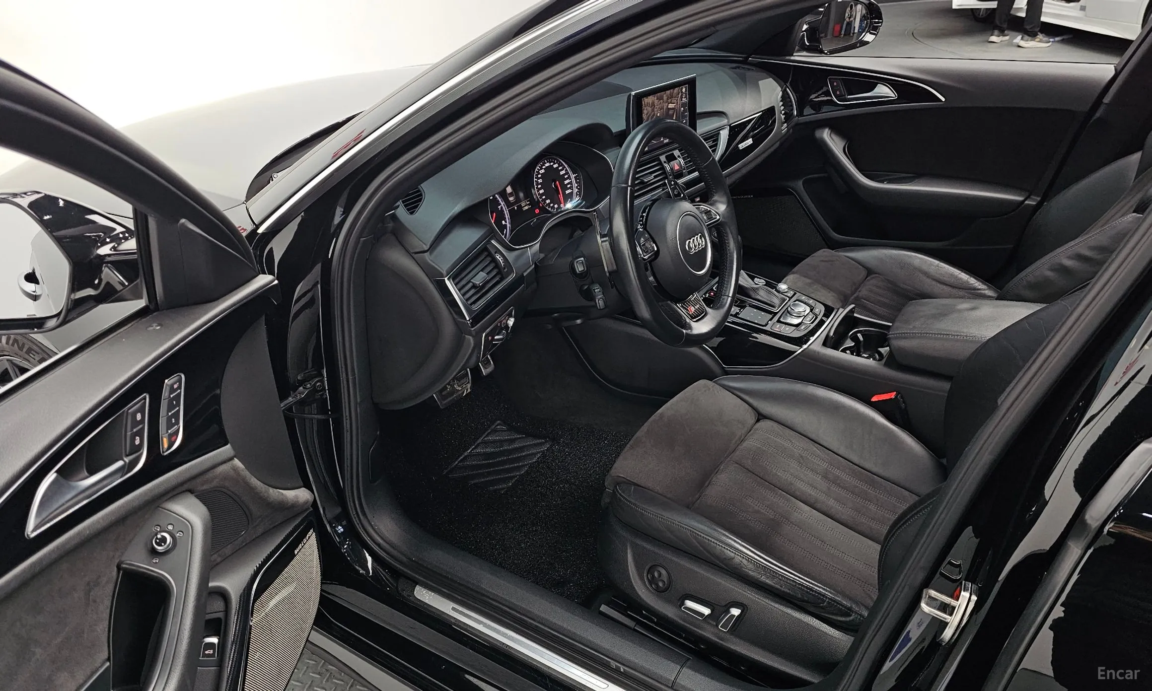 Audi New A6 превью 11