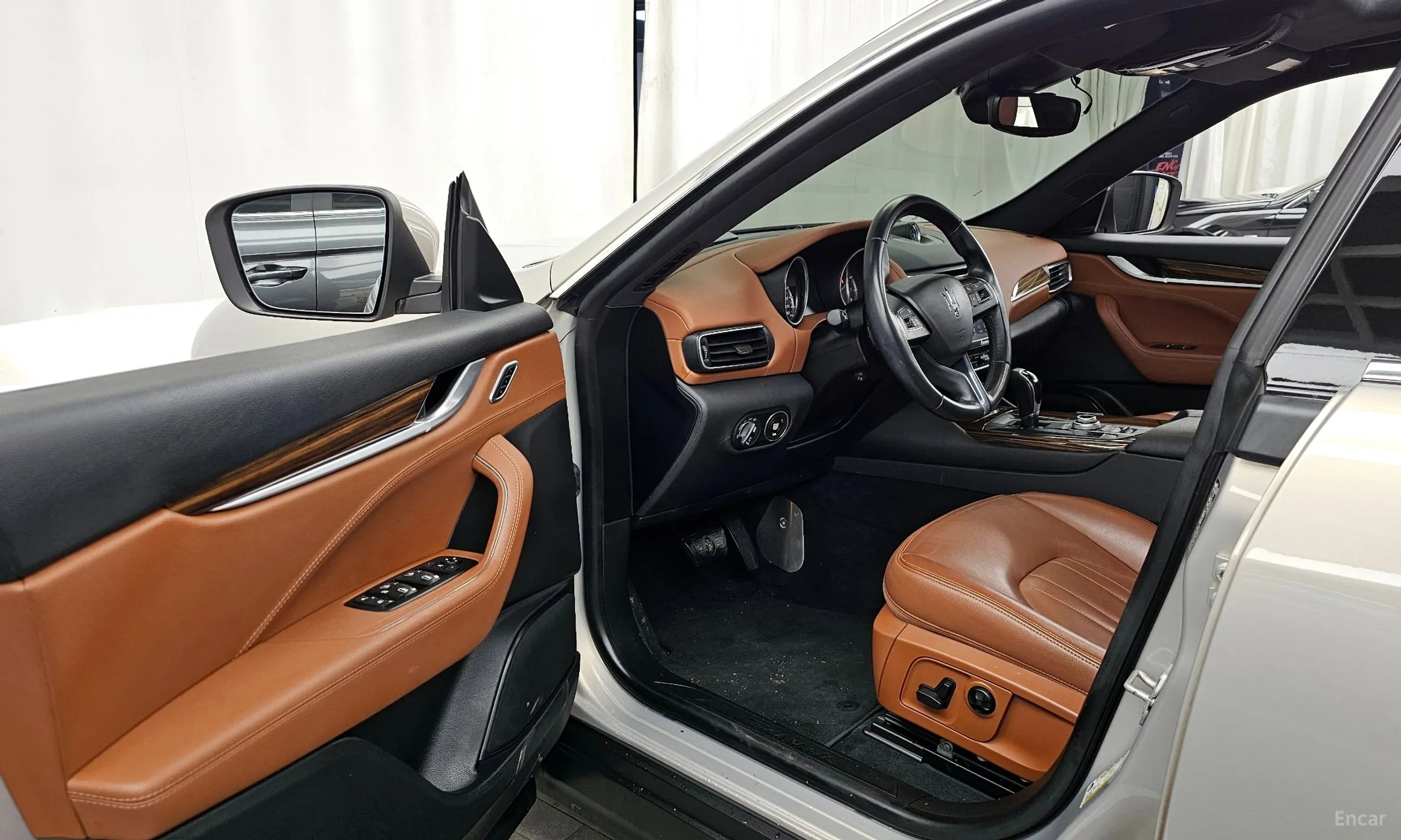 Maserati Levante превью 10