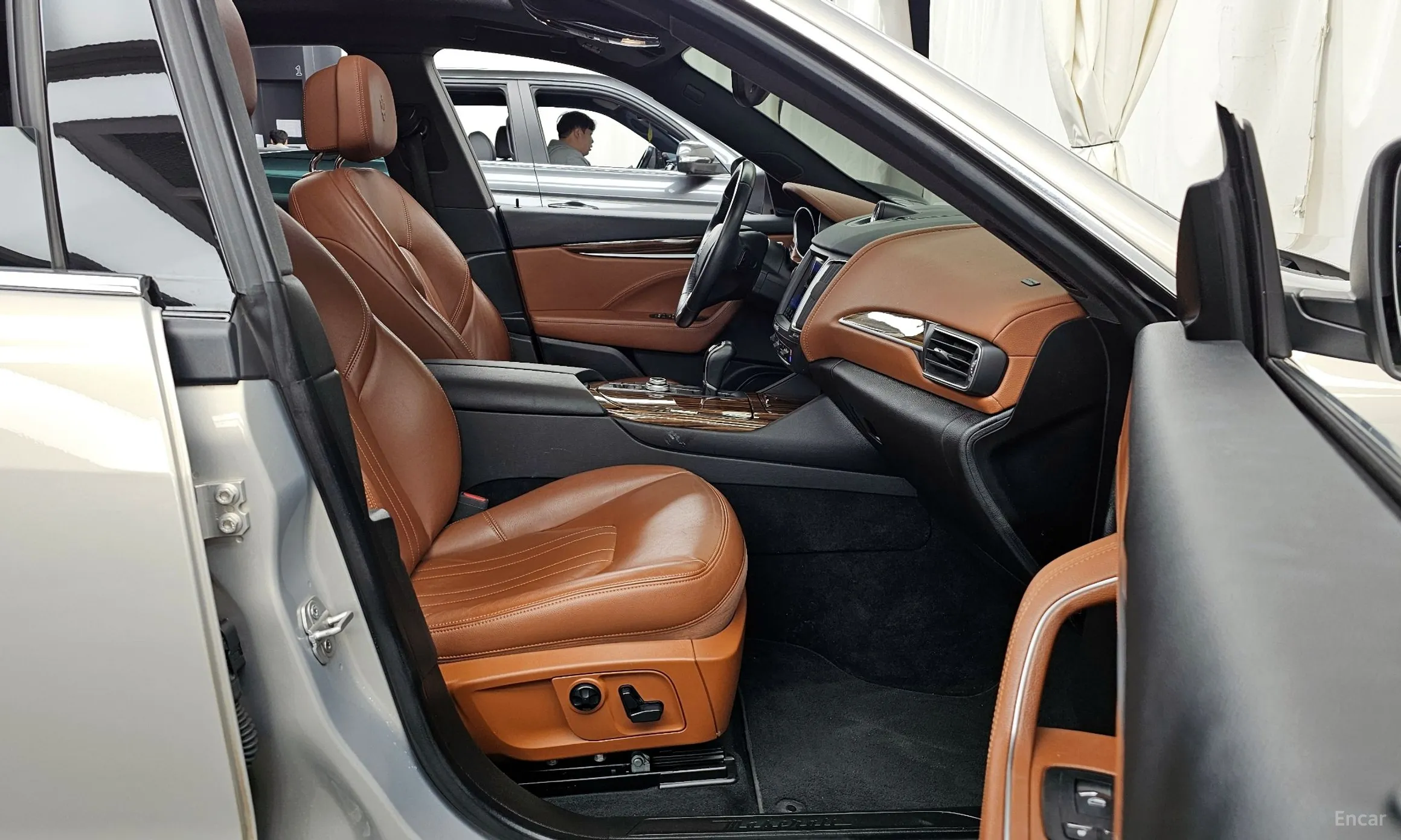 Maserati Levante превью 11