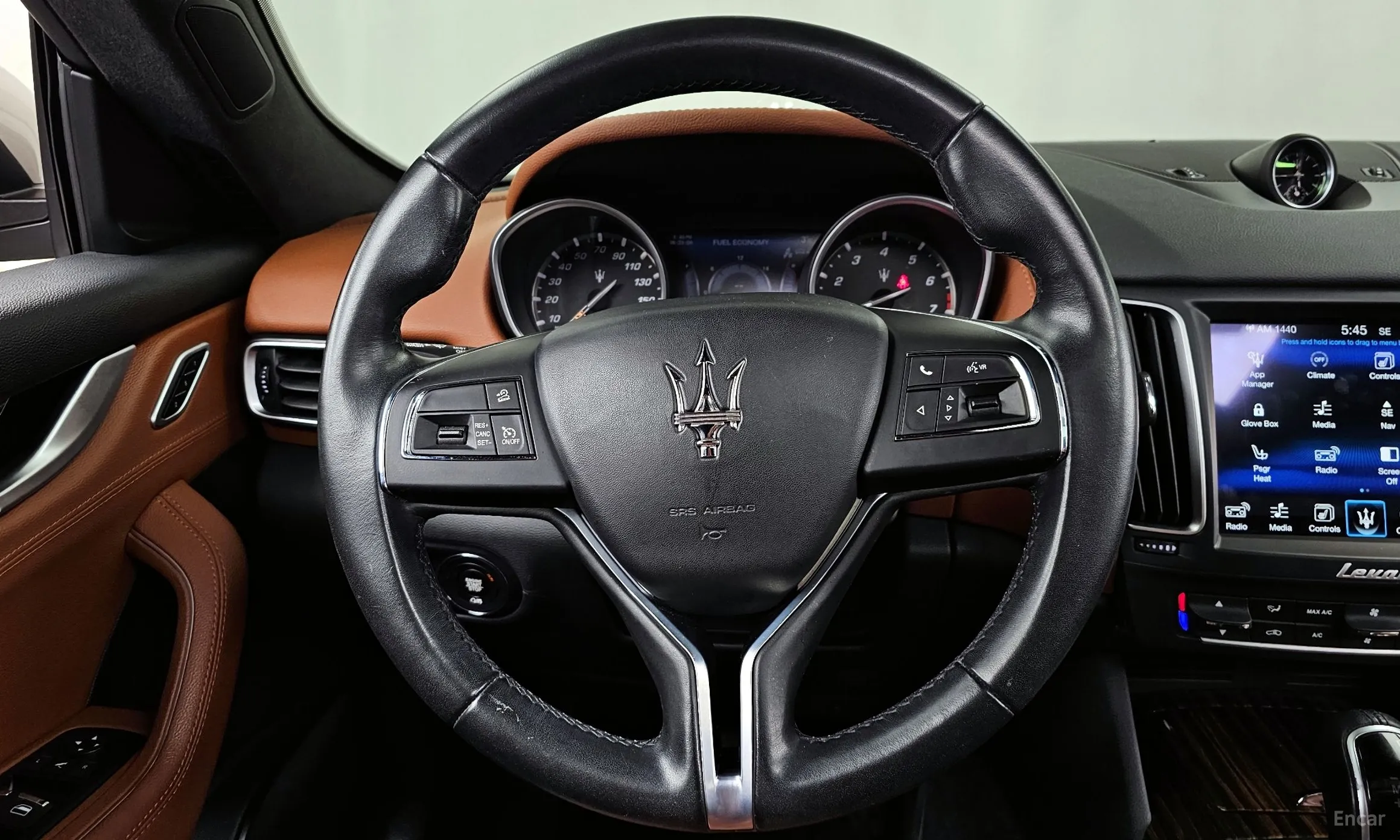 Maserati Levante превью 13