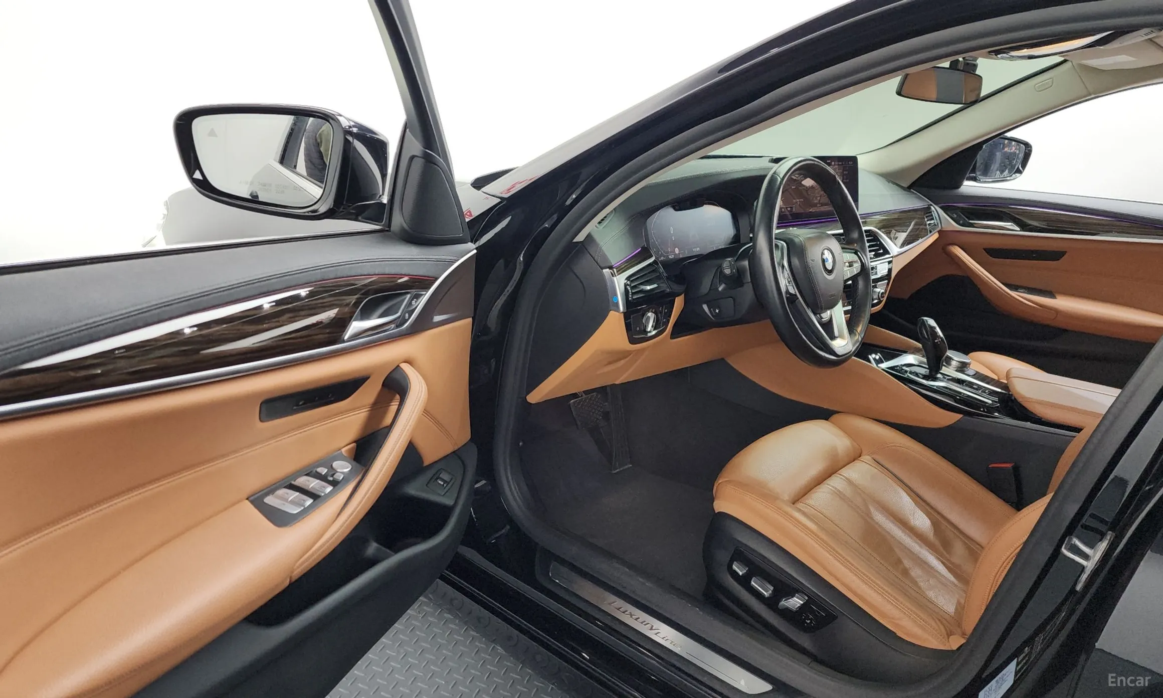 BMW 5 Series (G30) превью 10