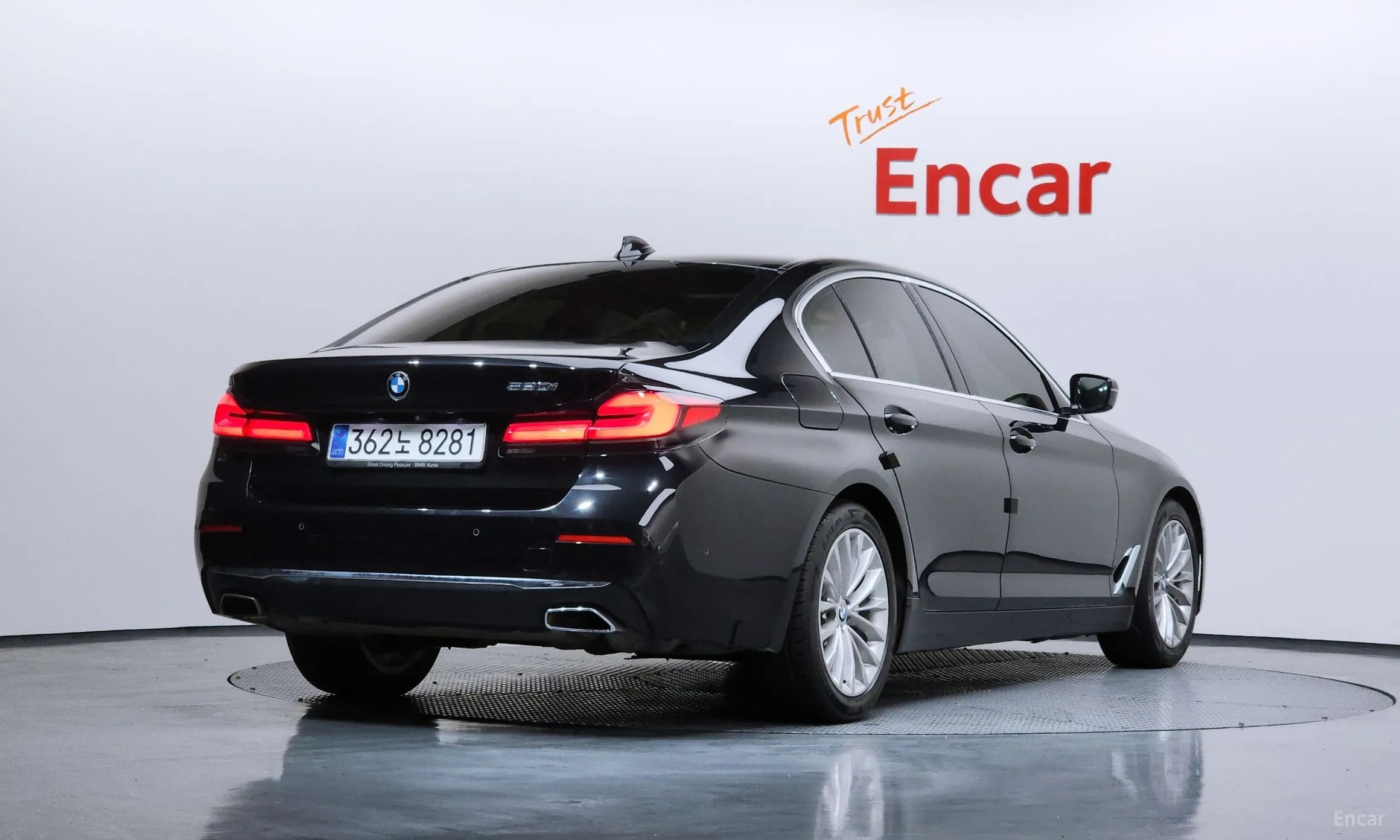 BMW 5 Series (G30) превью 2