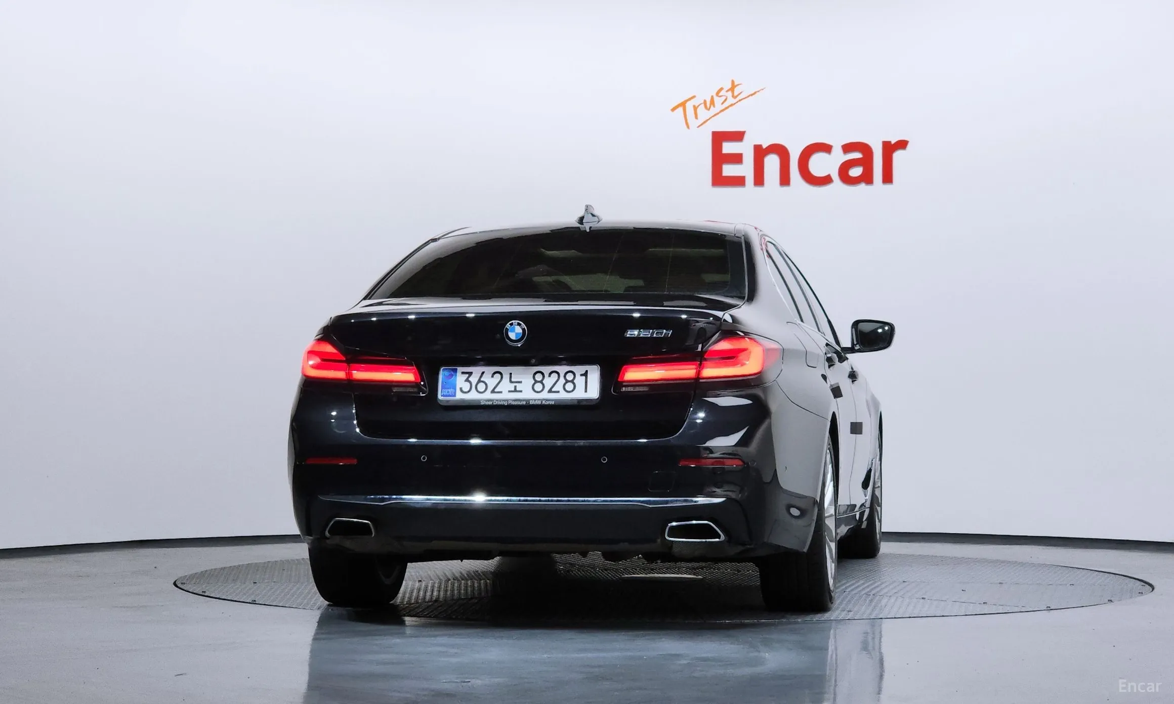 BMW 5 Series (G30) превью 4
