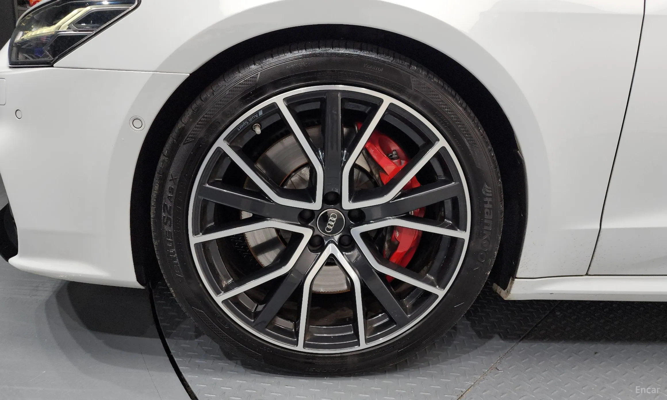BMW 5 Series (G30) превью 5