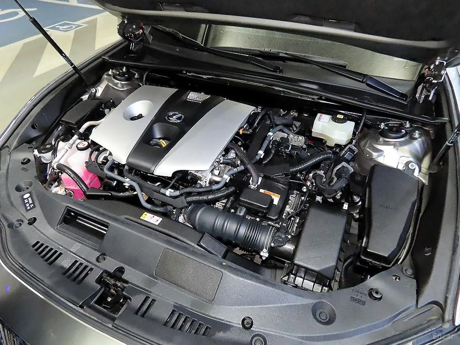 Lexus ES300h 7th Generation превью 19