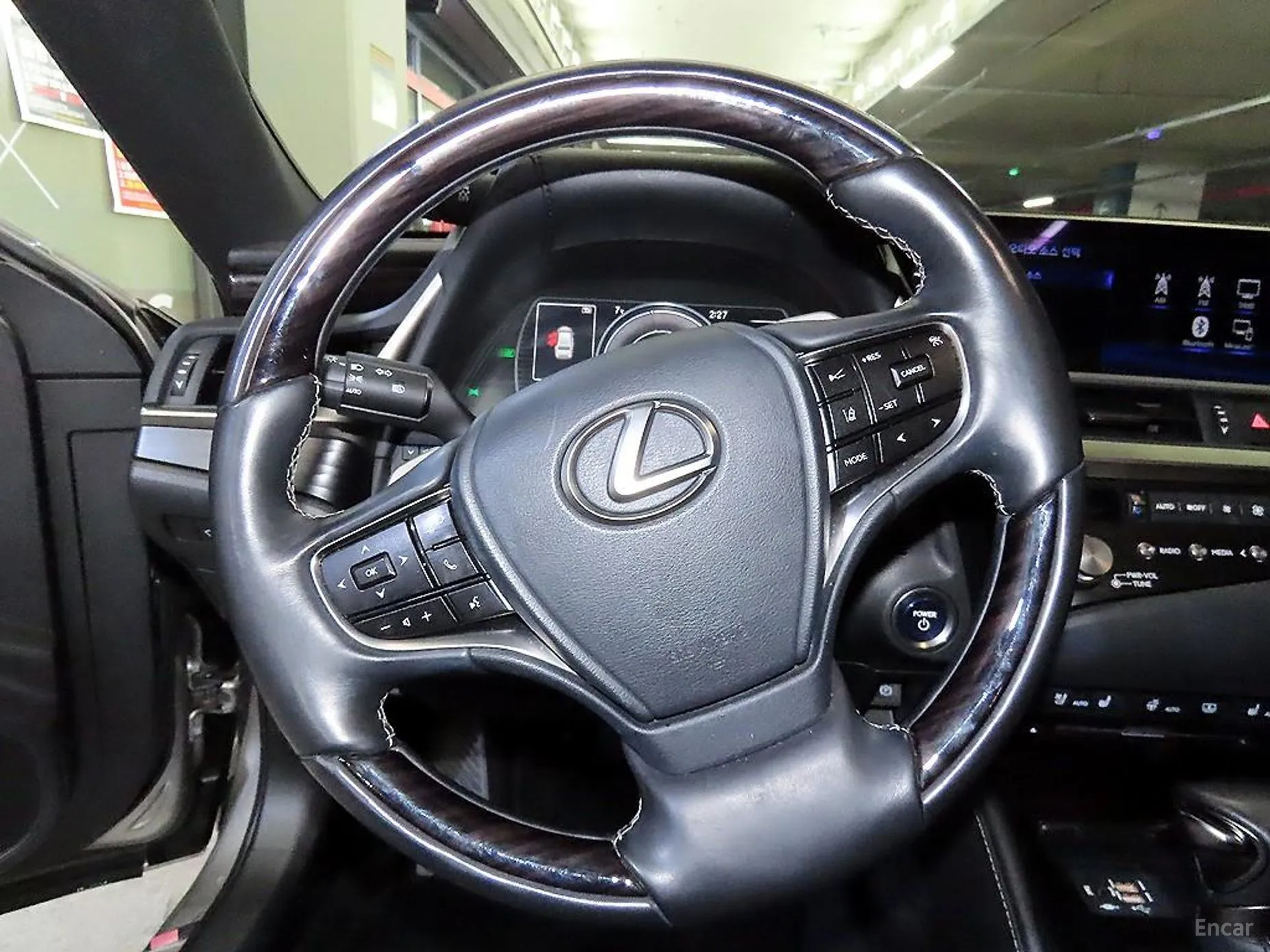 Lexus ES300h 7th Generation превью 6