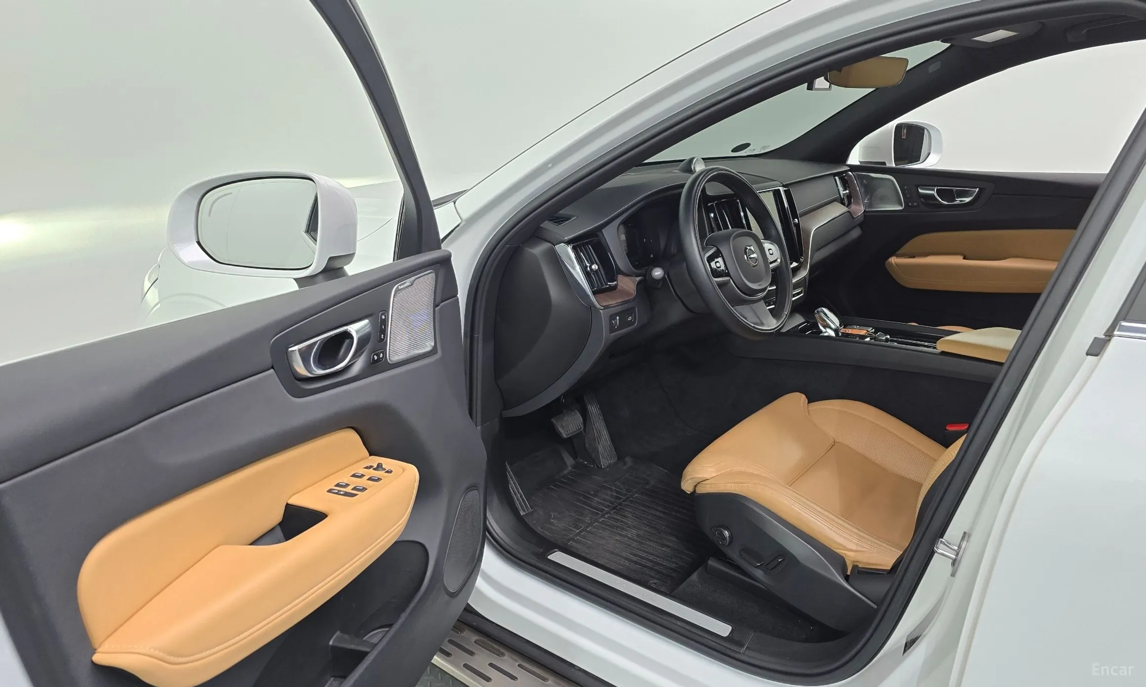 Volvo XC60 Gen 2 превью 10