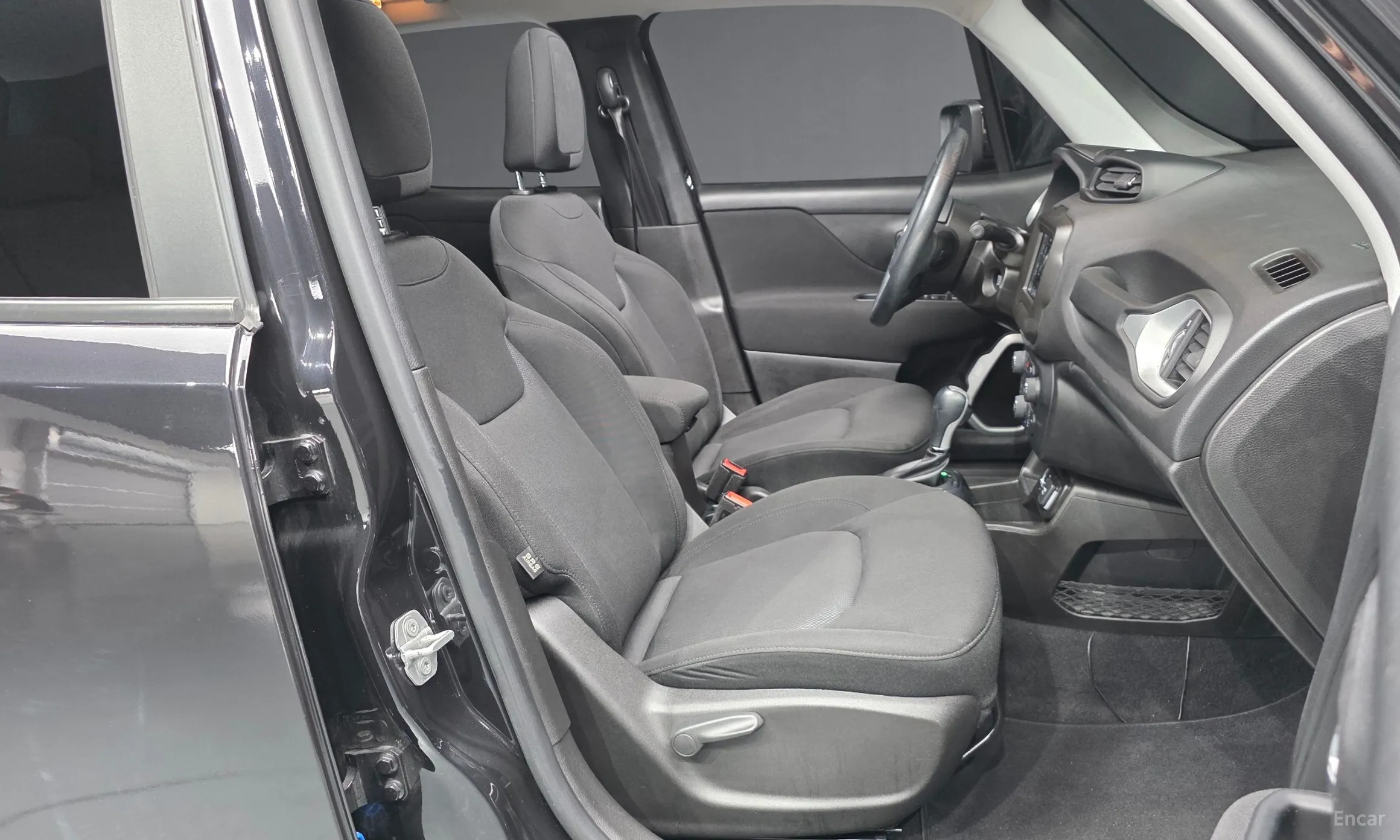 Jeep Renegade превью 11