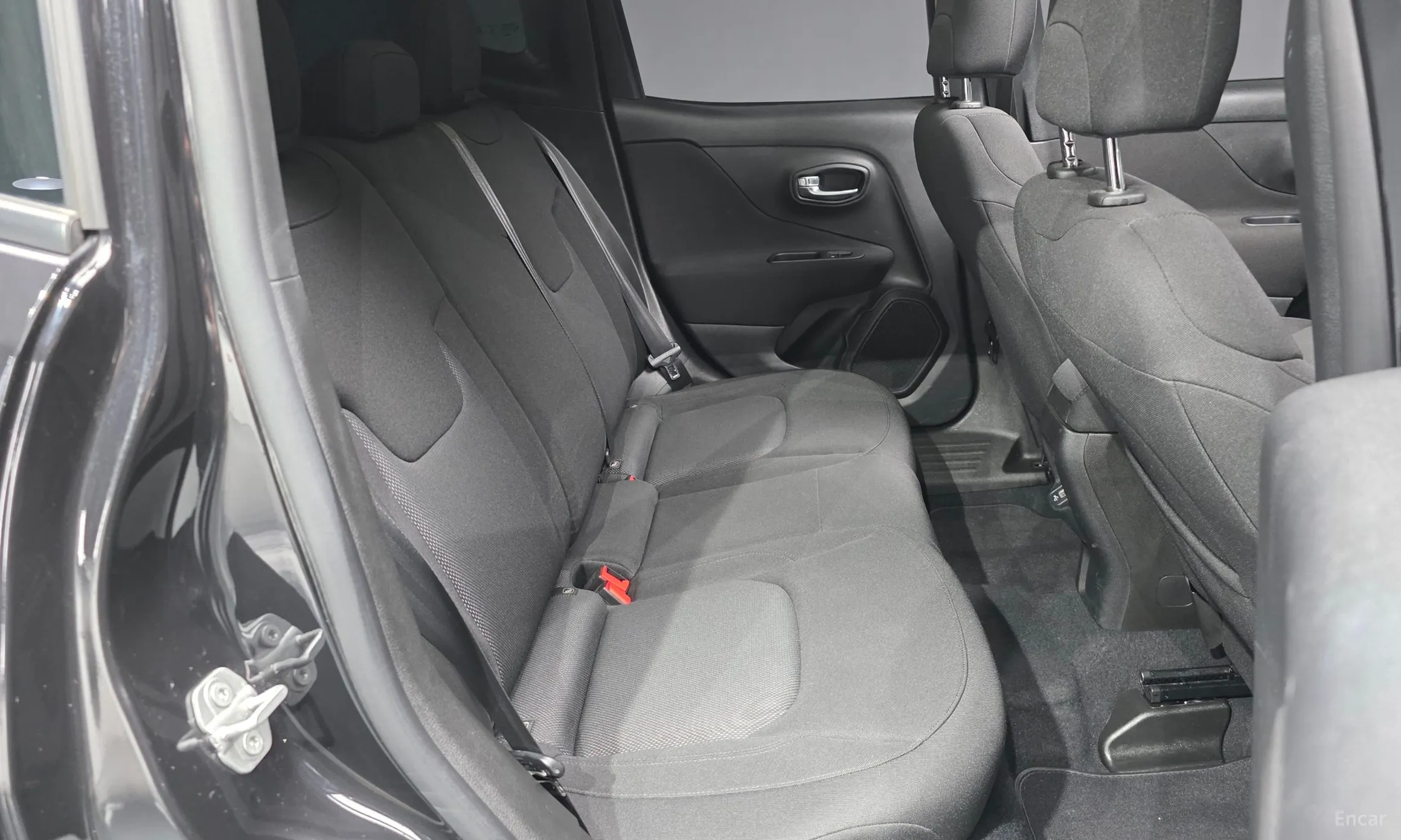 Jeep Renegade превью 12
