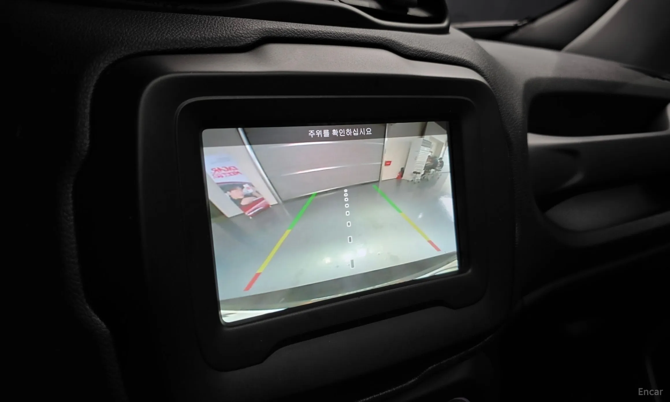 Jeep Renegade превью 15