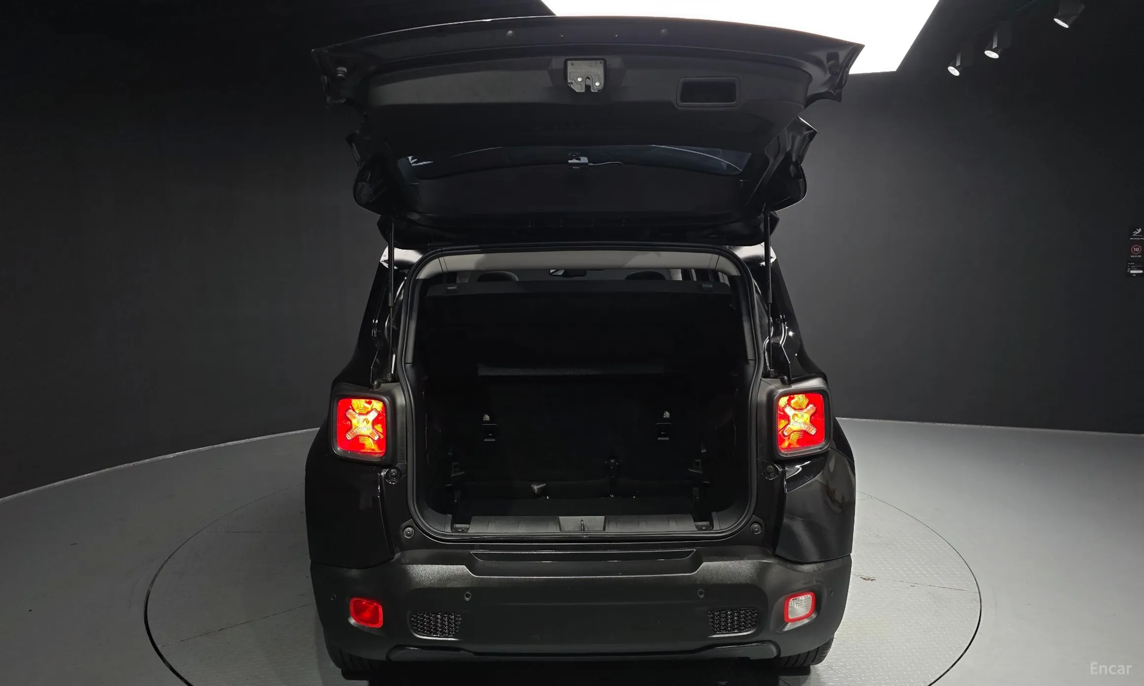 Jeep Renegade превью 20