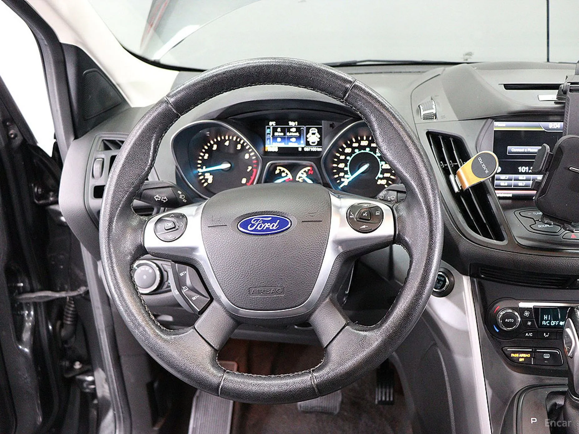 Ford Escape превью 15