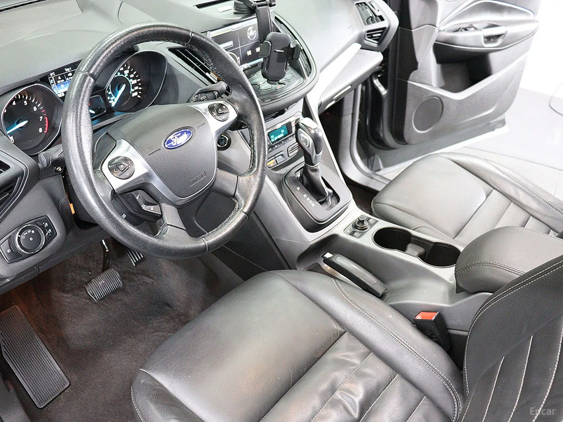 Ford Escape превью 17