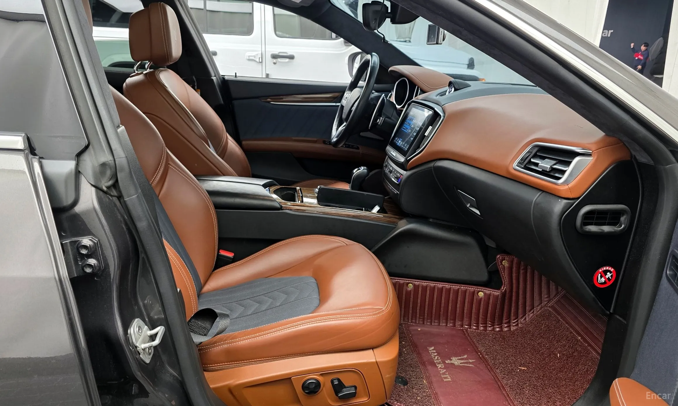 Maserati Ghibli превью 11