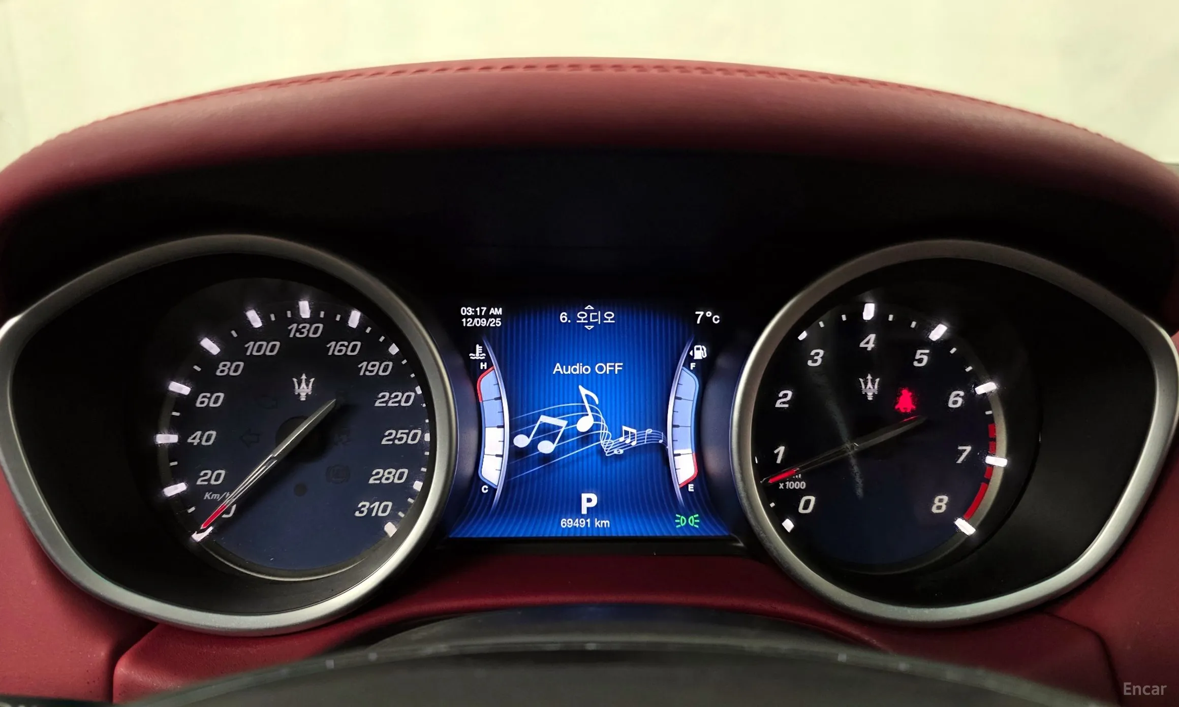 Maserati Ghibli превью 8