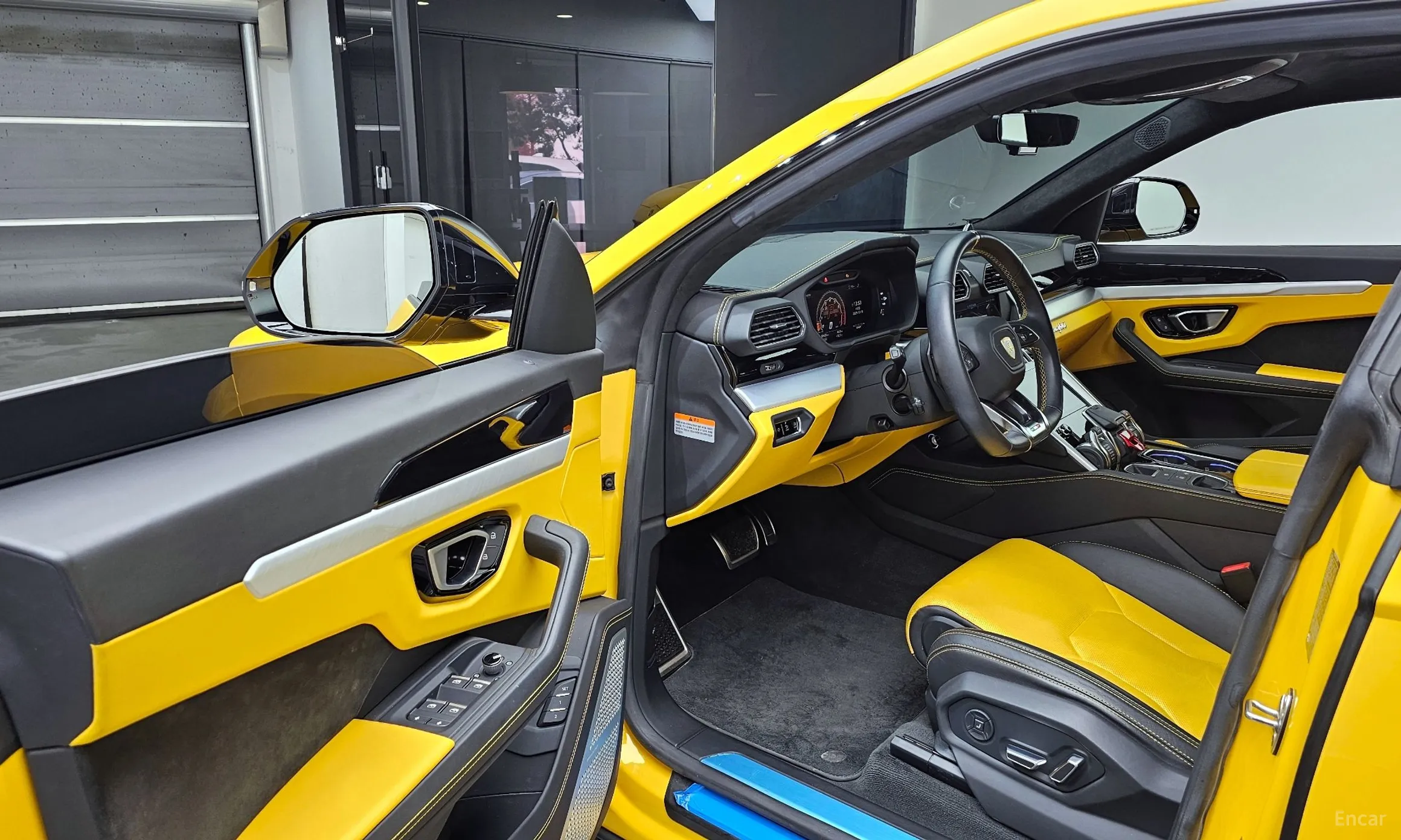 Lamborghini Urus превью 10