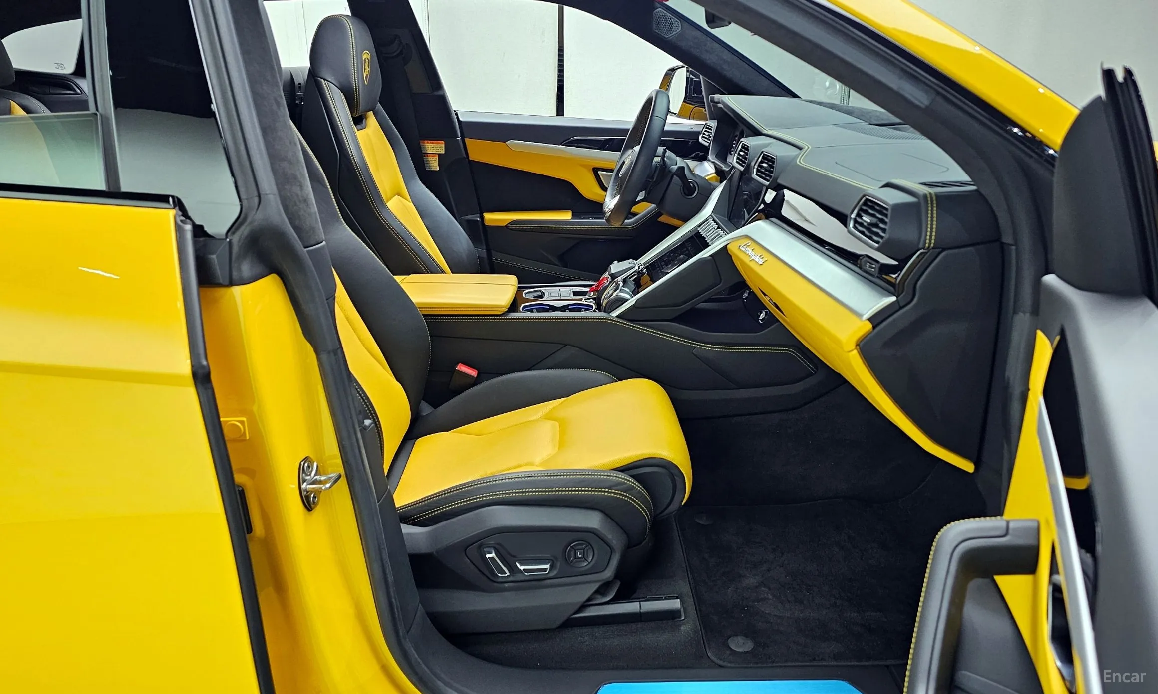Lamborghini Urus превью 11