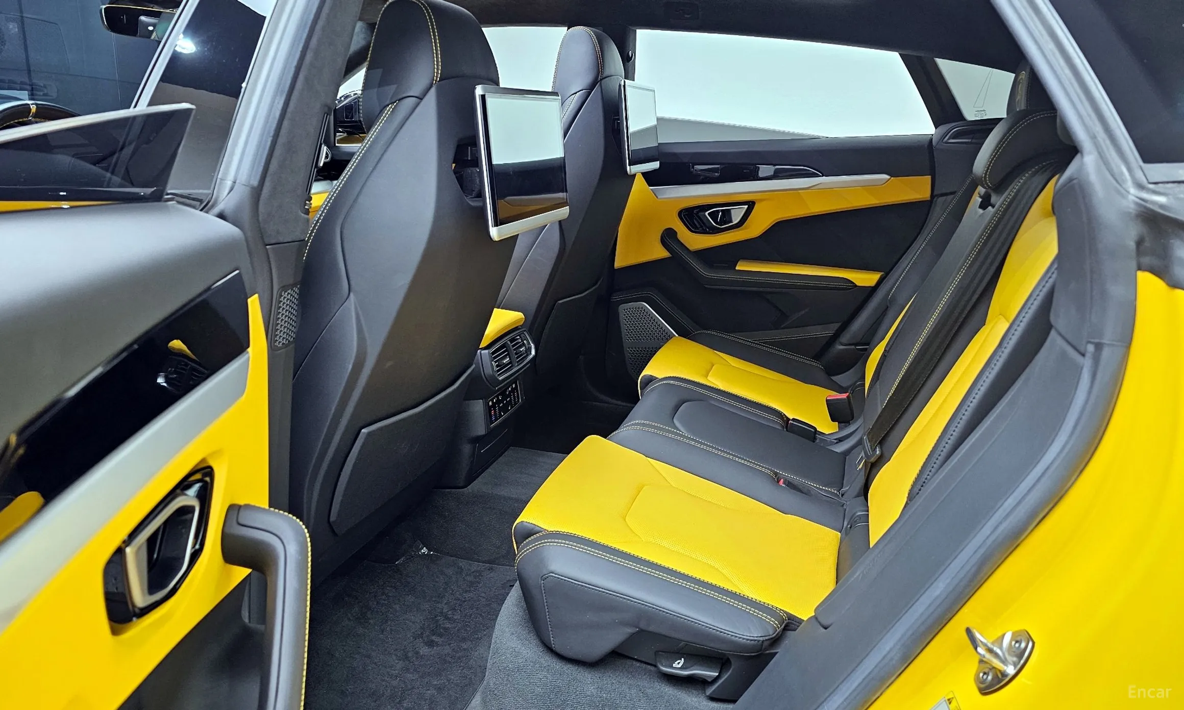 Lamborghini Urus превью 13