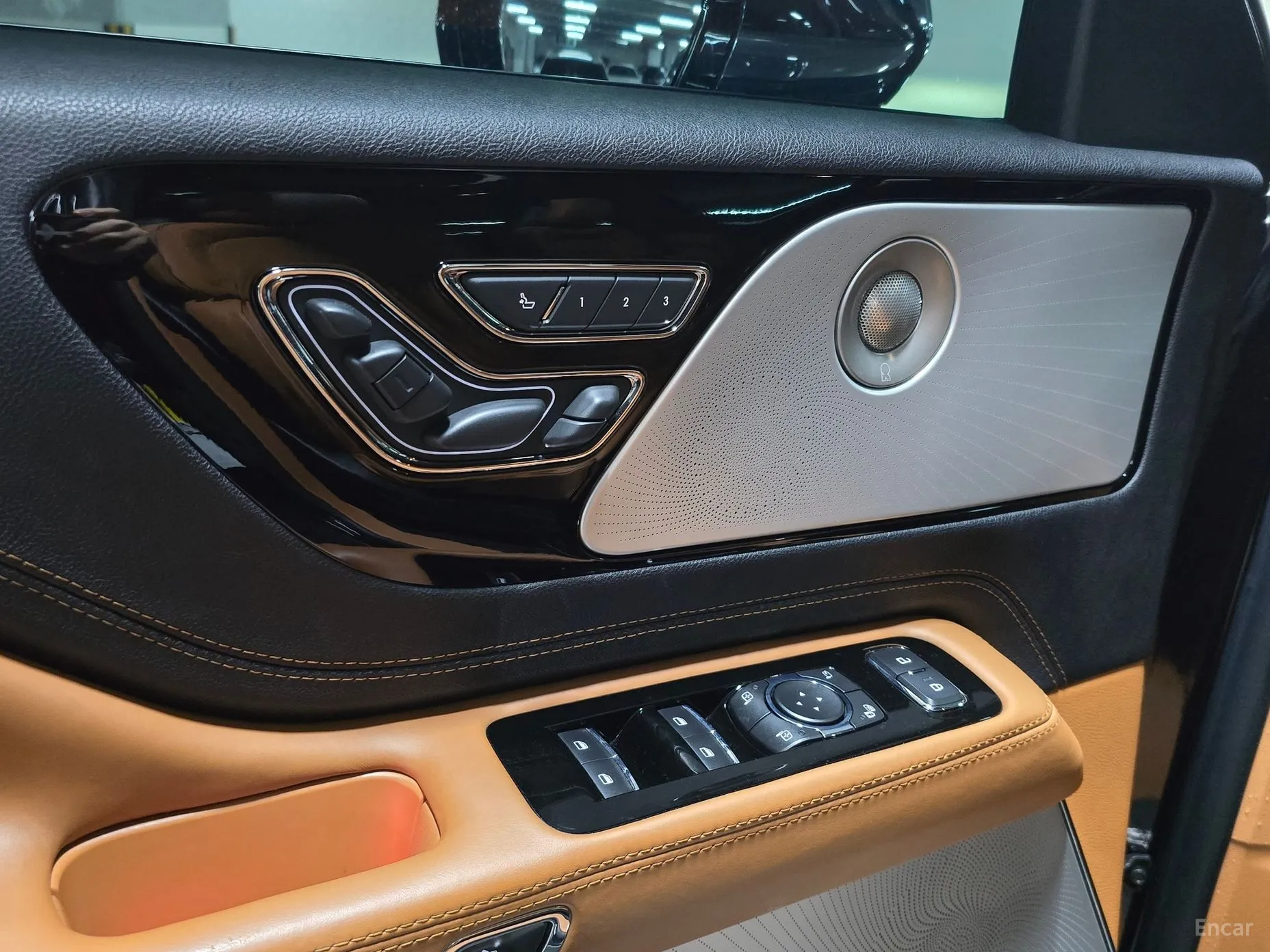 Lincoln Aviator 2nd Generation превью 17